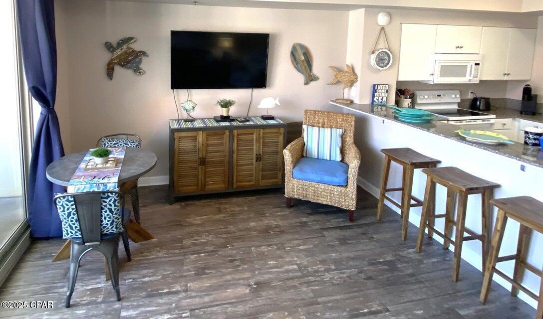 Image 9 For 9900 Thomas Drive 2008