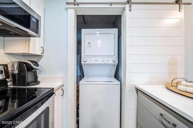 Image 9 For 8610 Surf 307 Drive 307