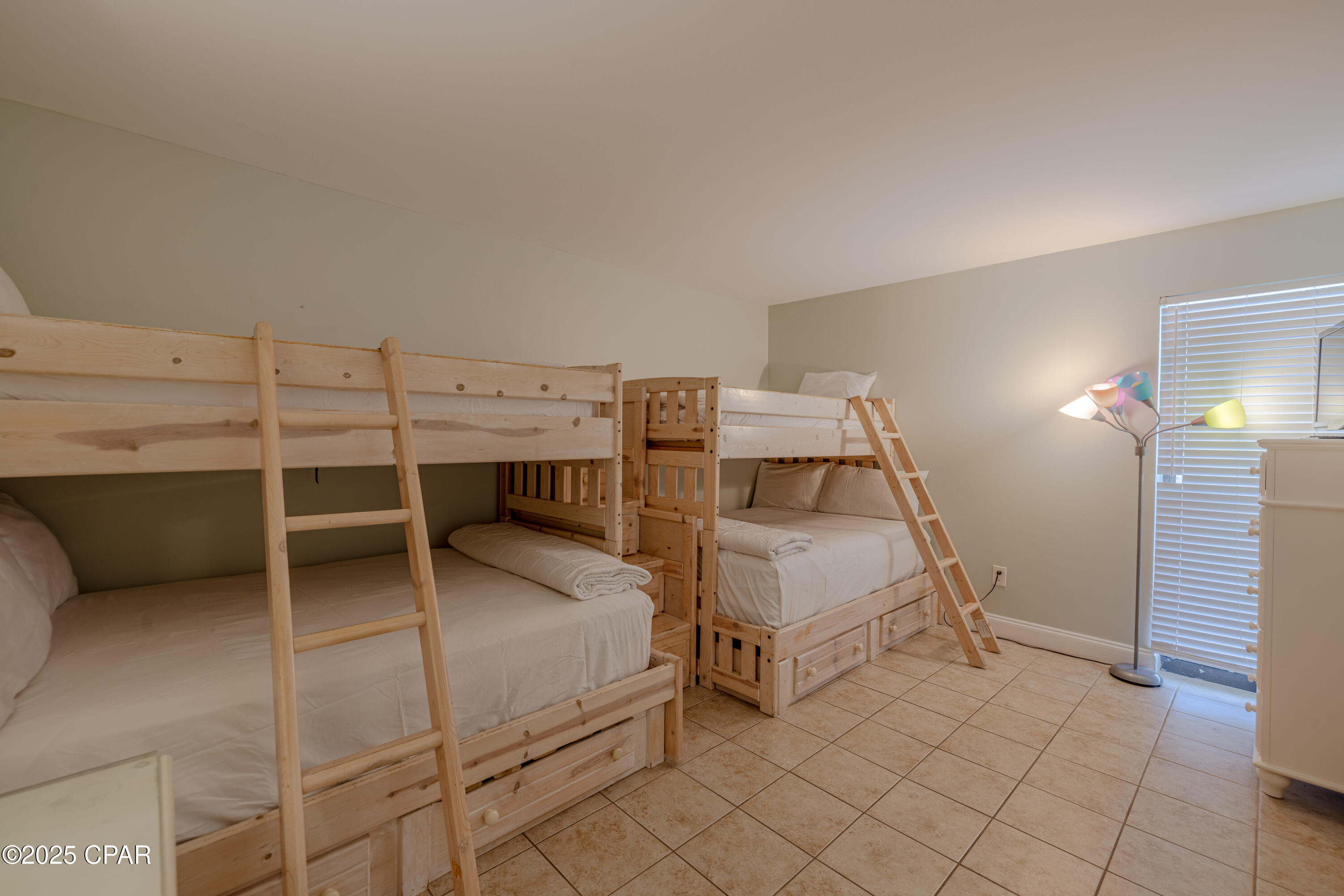 Tfymzzlxlha2_4 C5xz6u9wcs319qkggqav8ohn1g7w