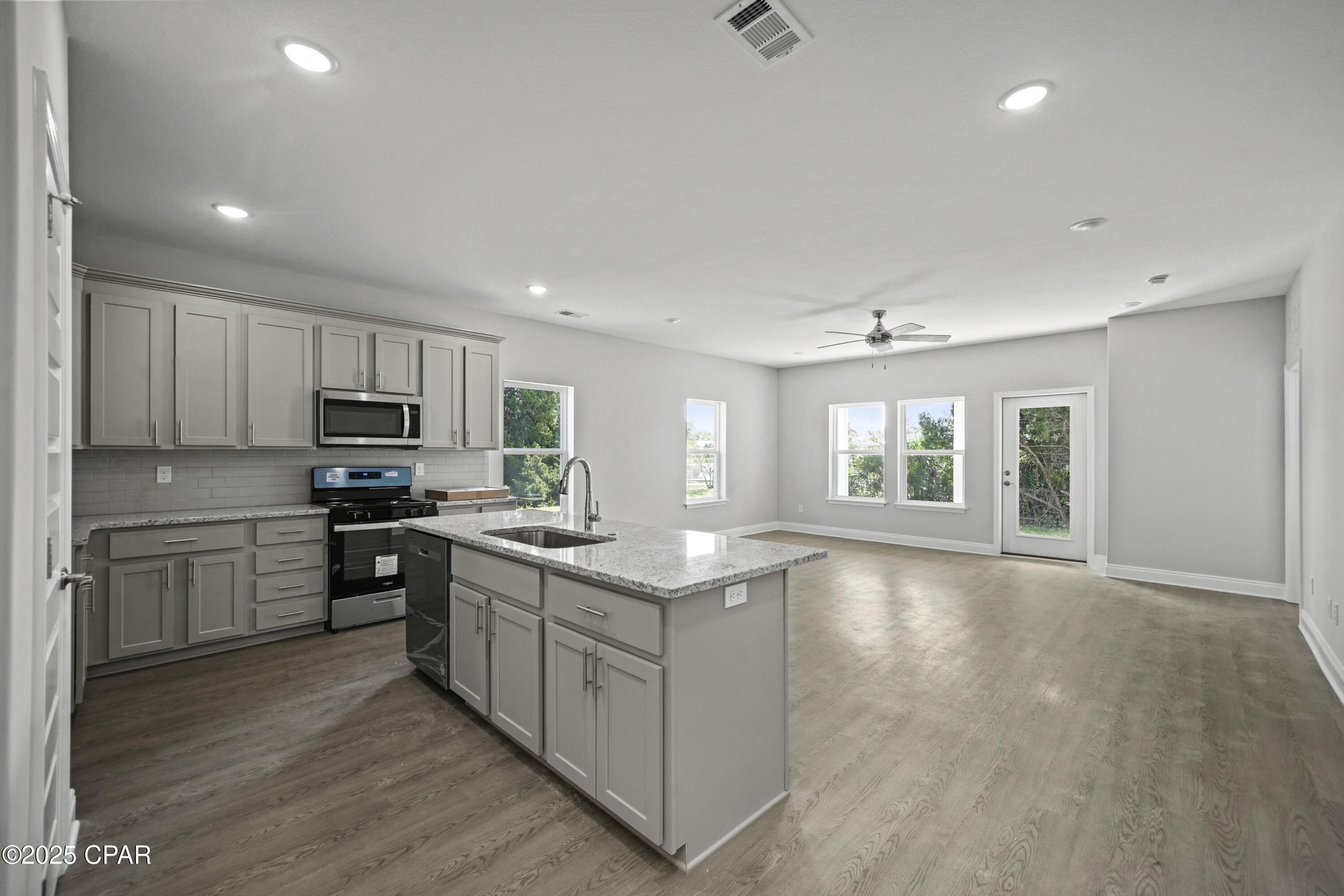 L2dn4lnimvwbn8 7yakrew7m4czg__t7m Cunk1vlbq