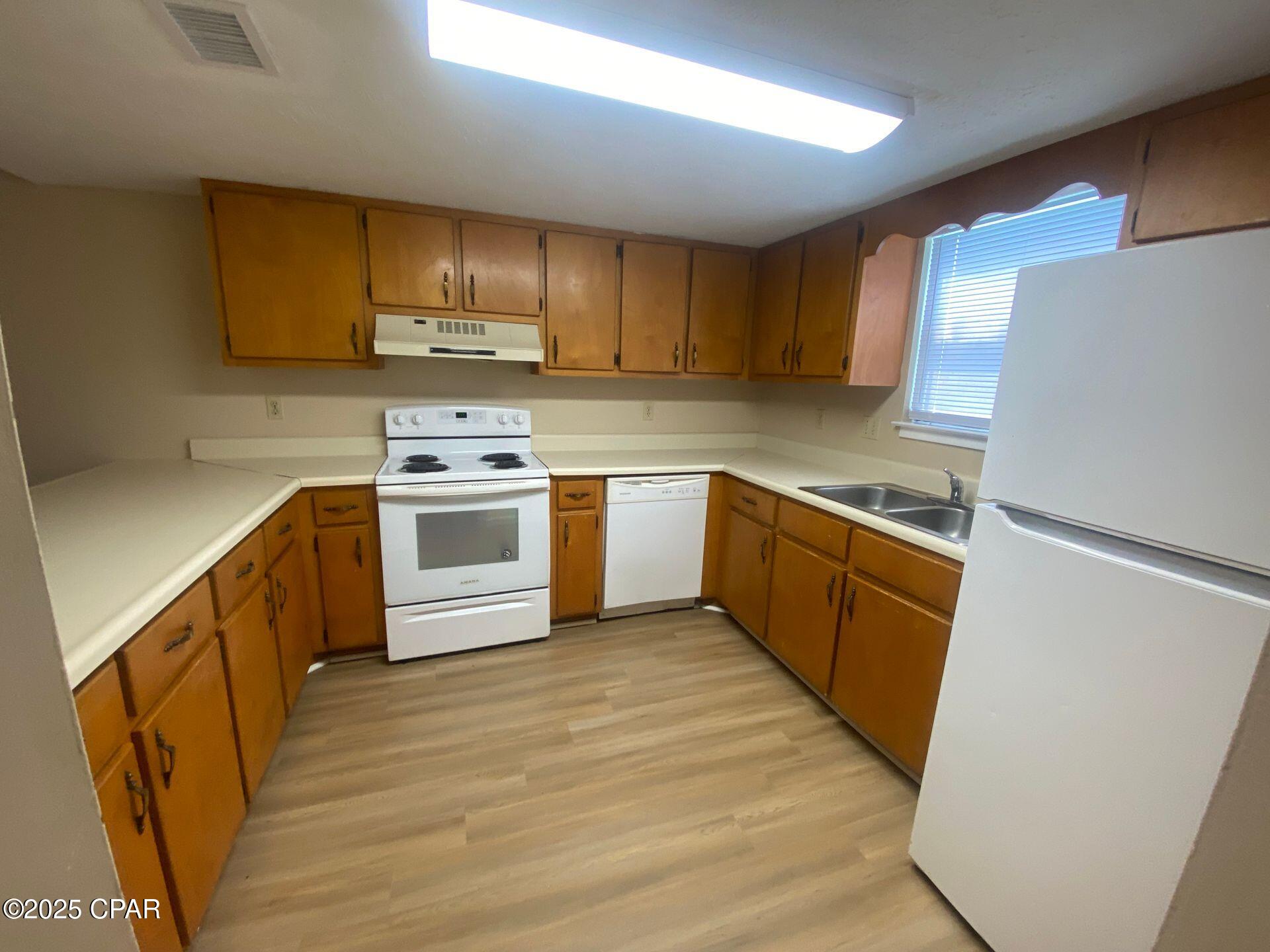 Emhzi3tlwdq0d1ms0rmg8cij 6kuwcojyahshrnq2cg