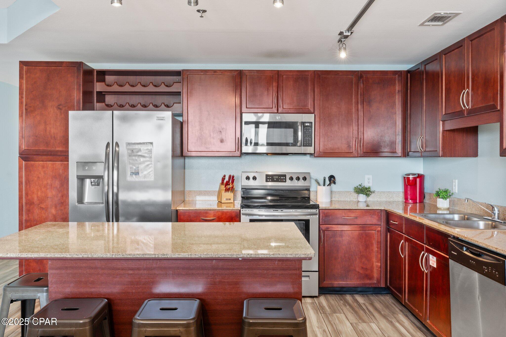 Image 8 For 9902 Thomas Drive 335