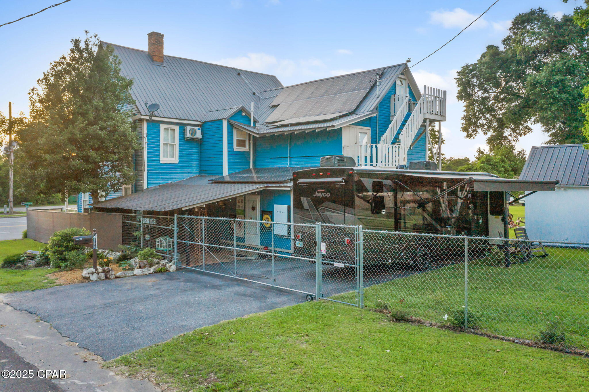 5a6yr8ustyktihymkpmle_tdc0iuhxocb_hy_h075 Q