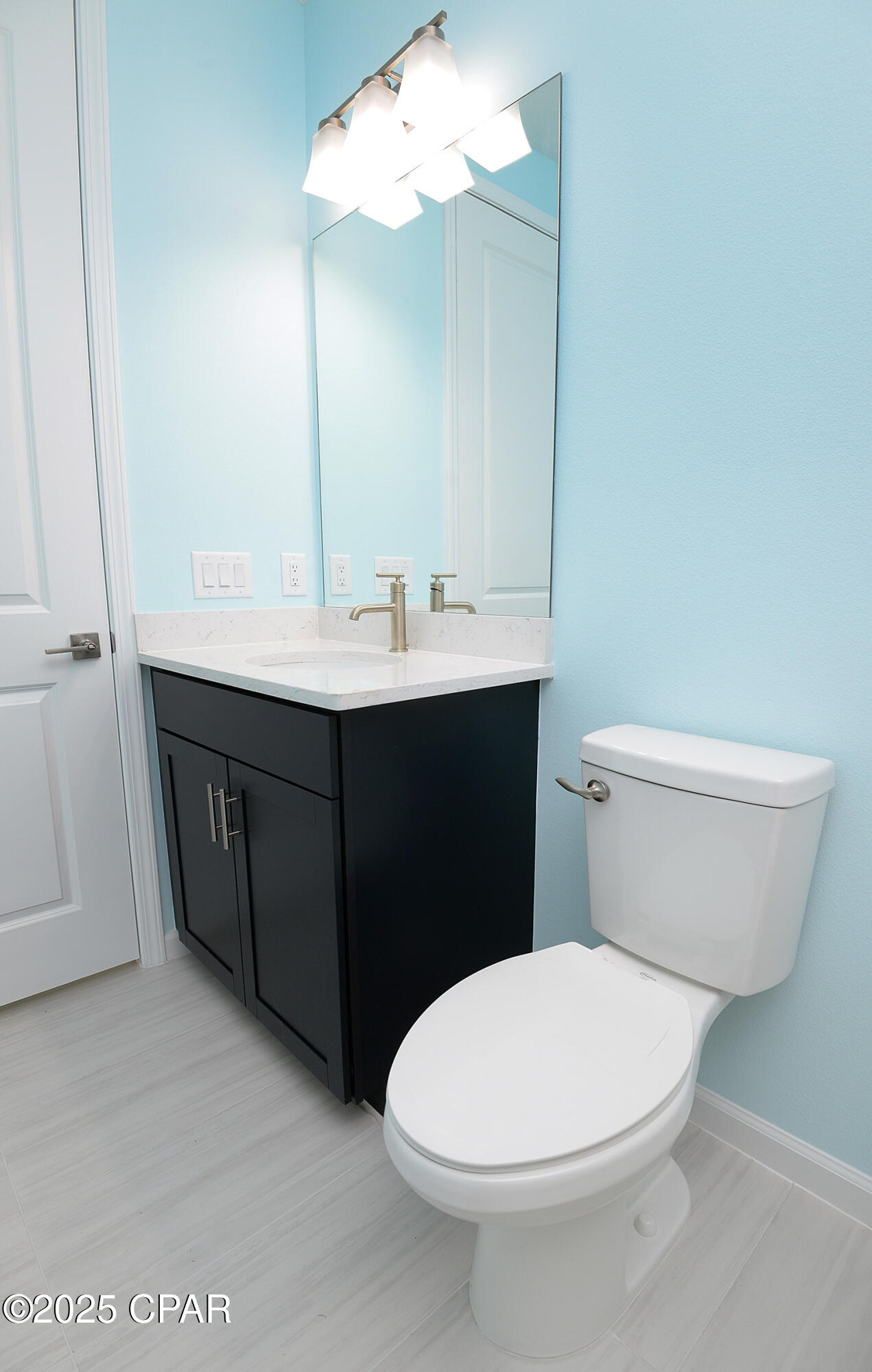 Cltsnmhg5_nfbwulysyloqnr Gevrpa7sdxaanvbbsw