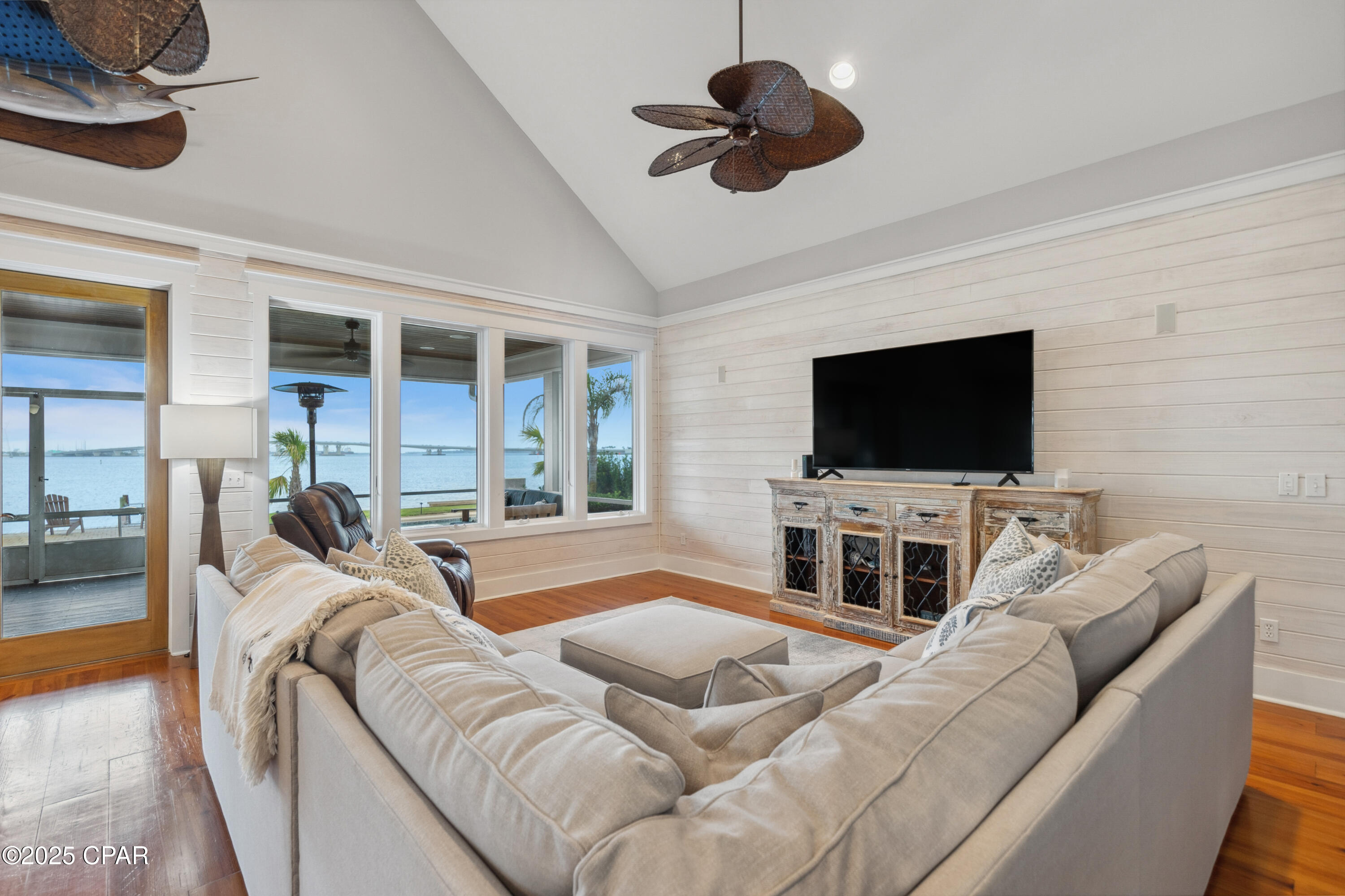 Image 16 For 6417 Dolphin Shores Drive