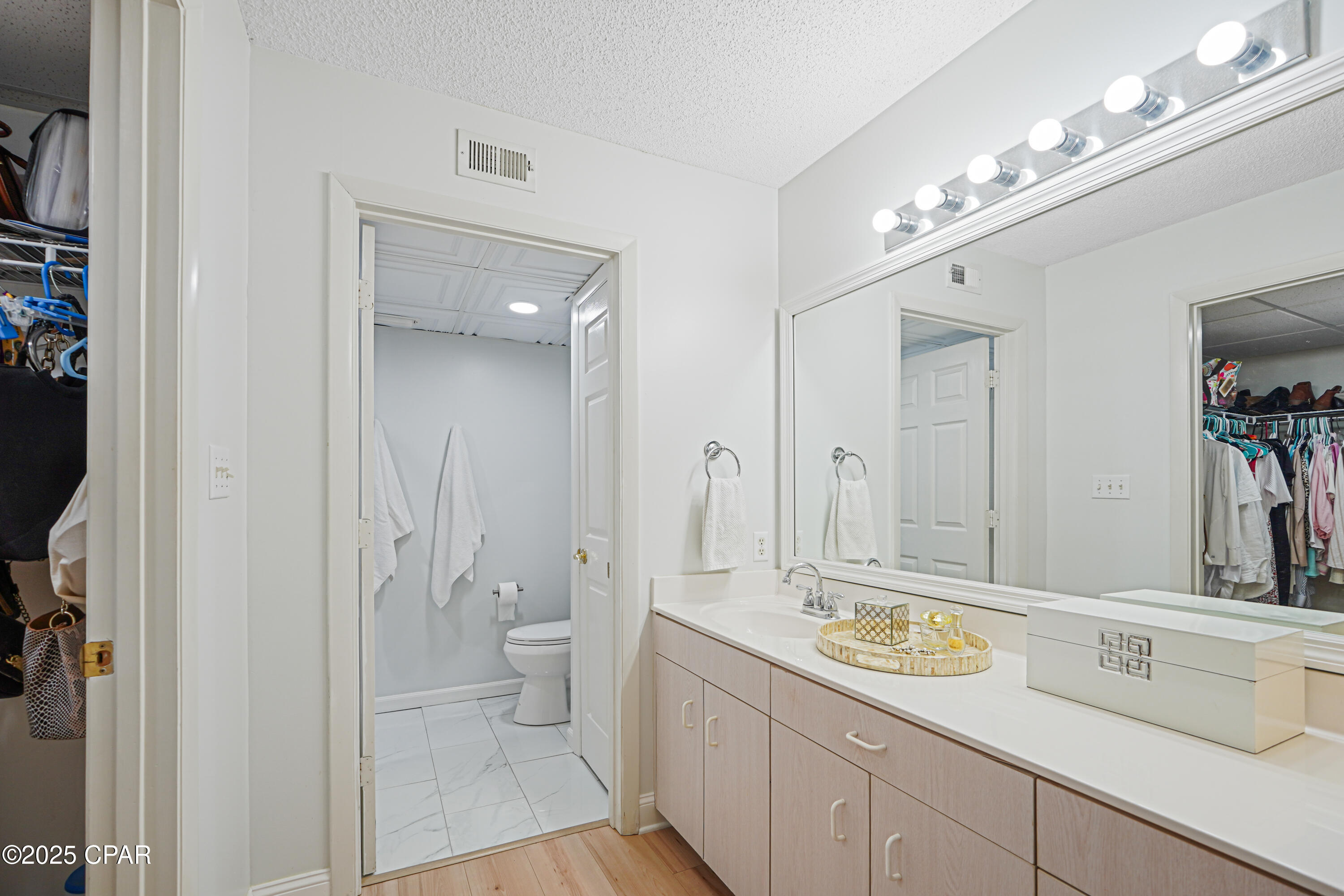 Lr8dw9fcml15xlb5_utgdpaqhnbbx Wb6bvnsydppia