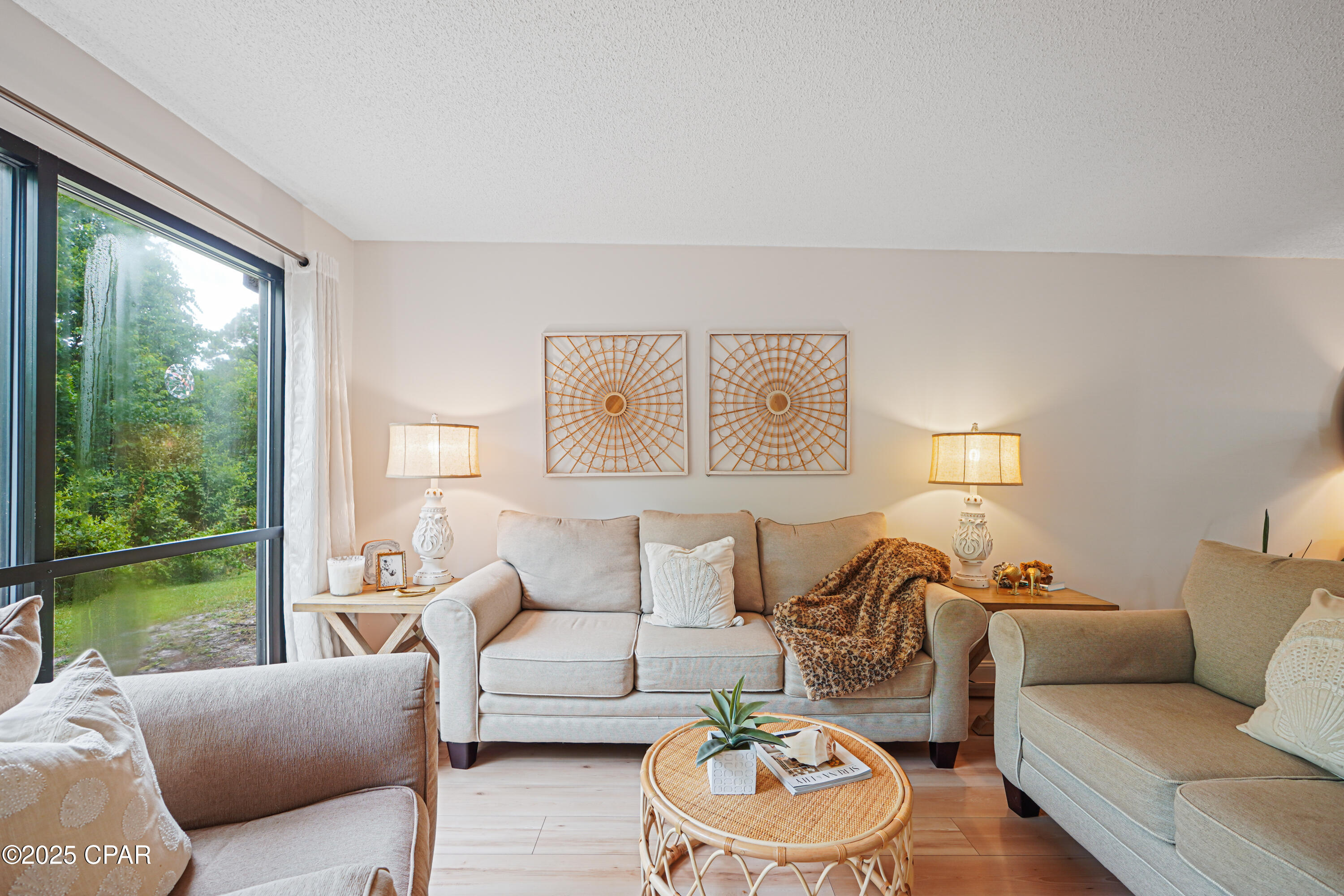 Biqydhrtbee D1ktgpg0zihembic62_jw6x8 4b9c5c