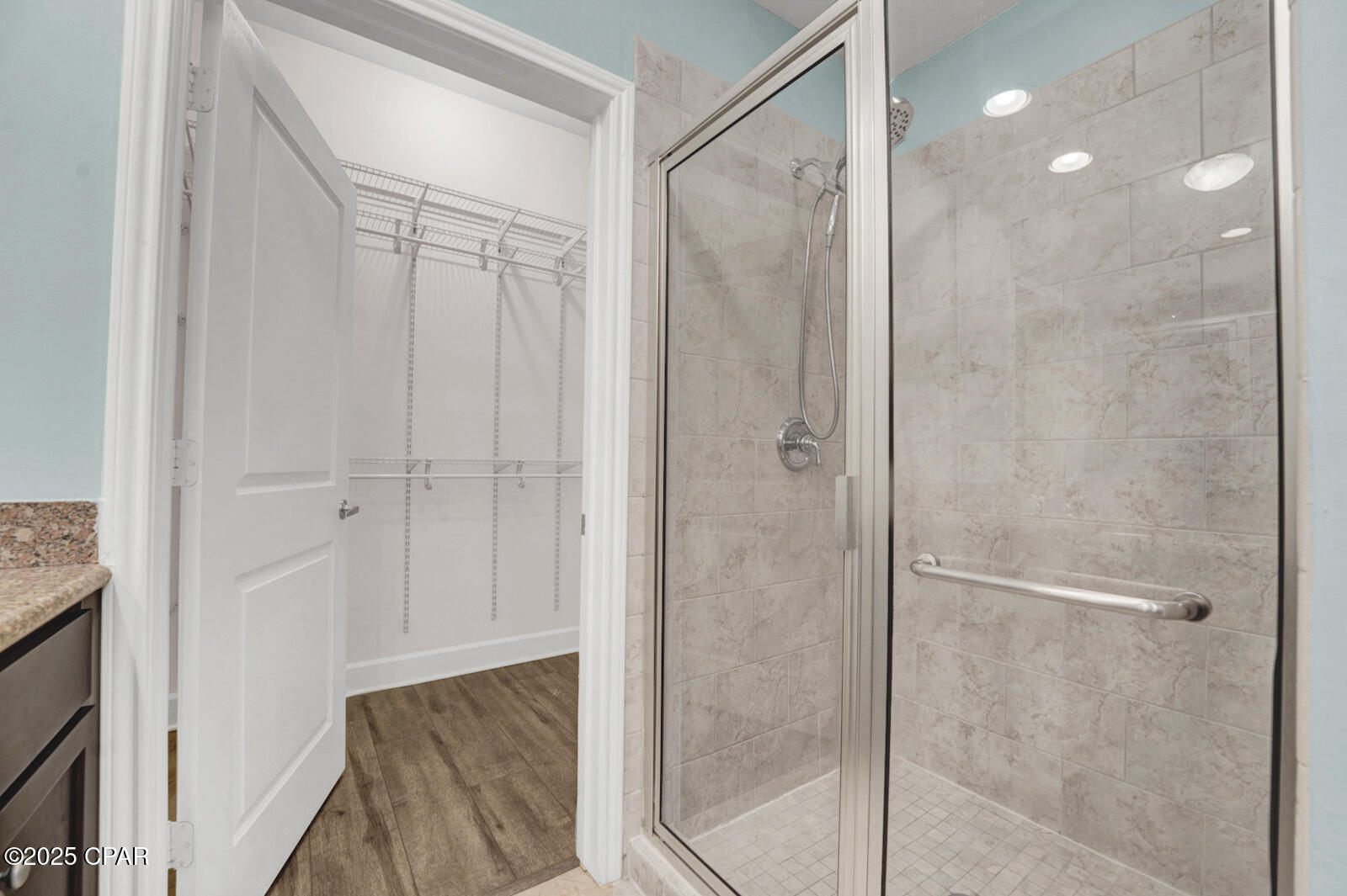 Uduhhjtk6r0dizouf424wbh Nyv2xyd Wfiux87i Vs