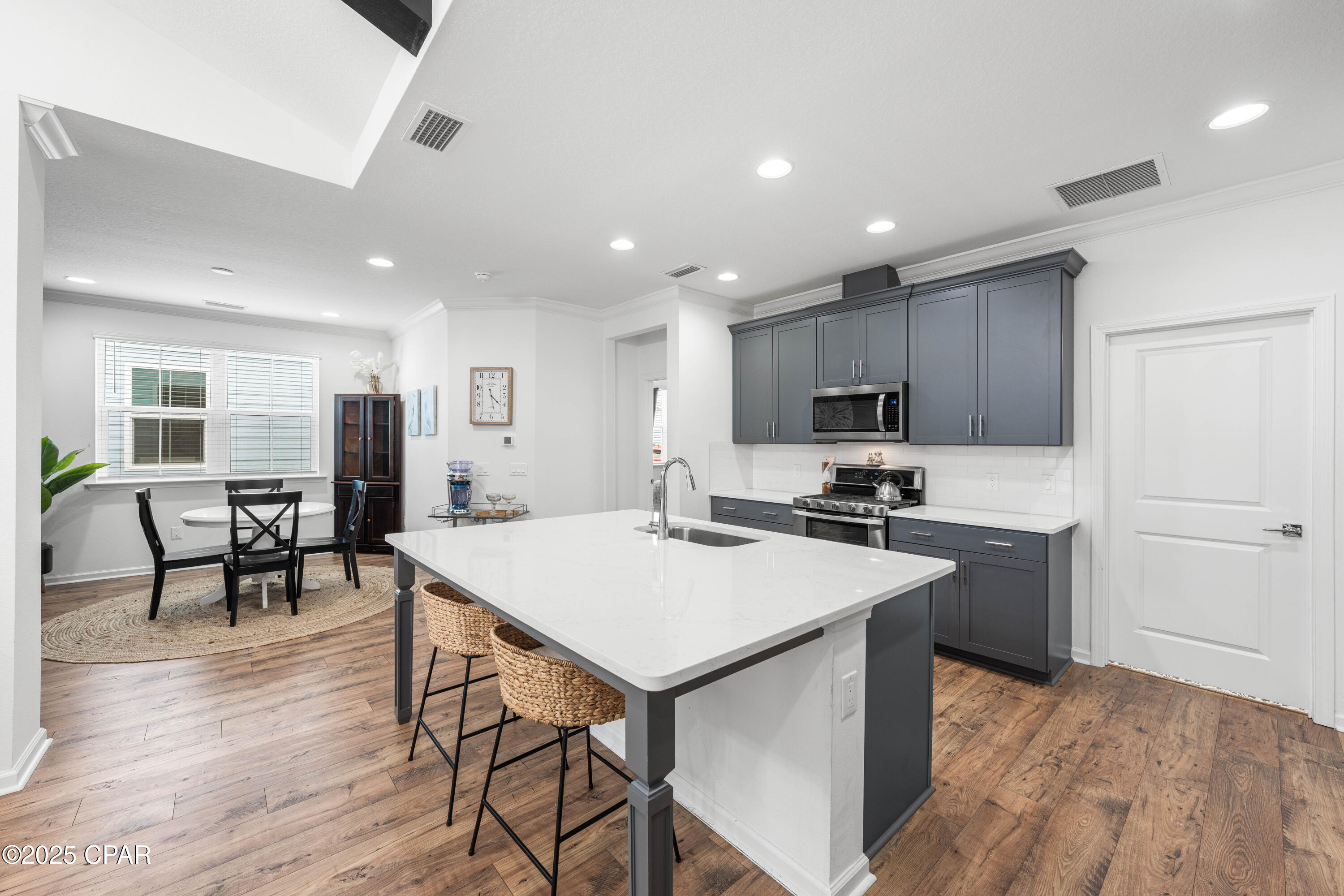 Y62m8eouqqil1vdy7zpwdkwfjdcb6fit_ln__55f1o4