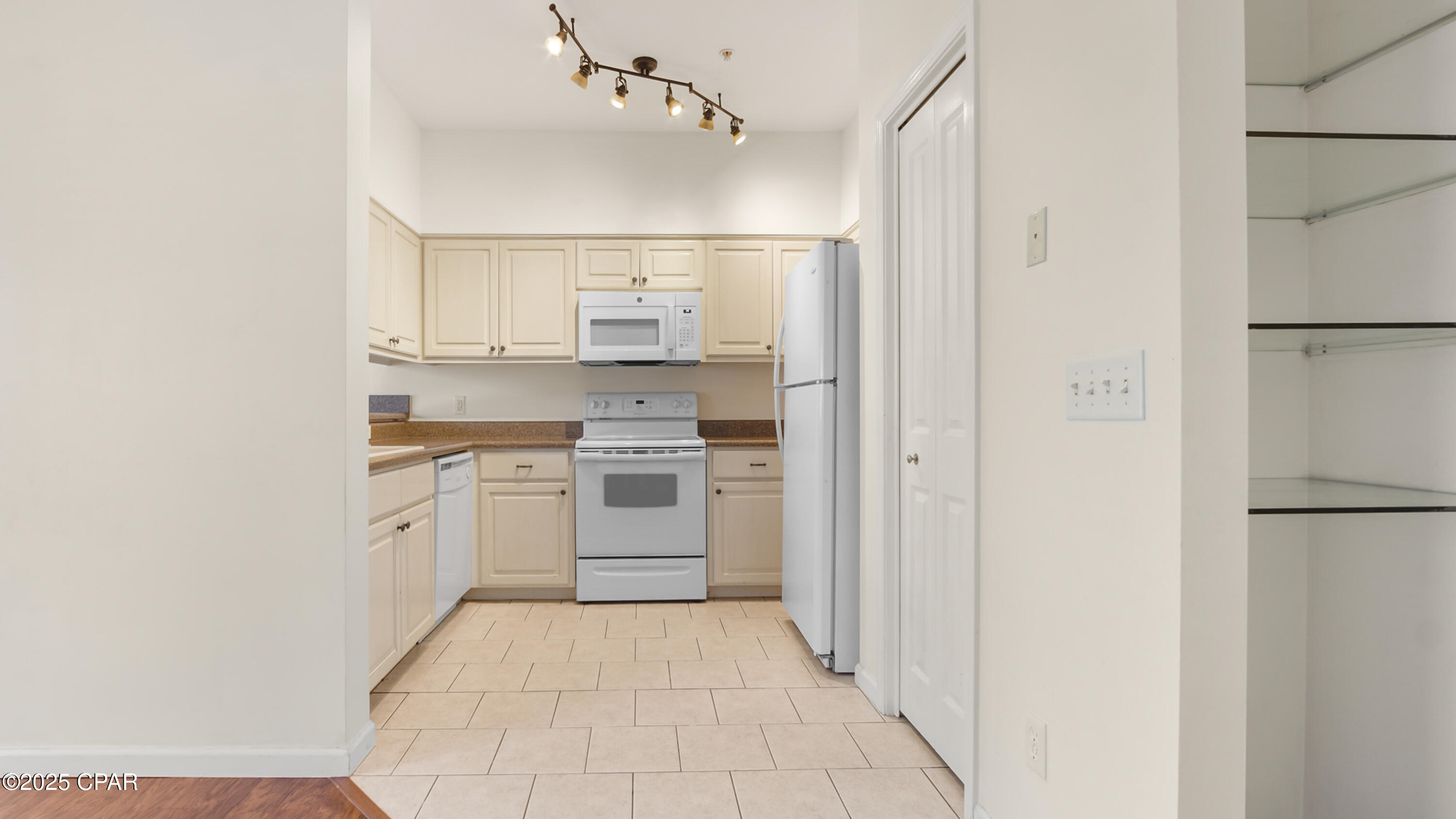 Lvderrmrvk76lrgr9mldooae2wnf_qovii3zkstx6nm