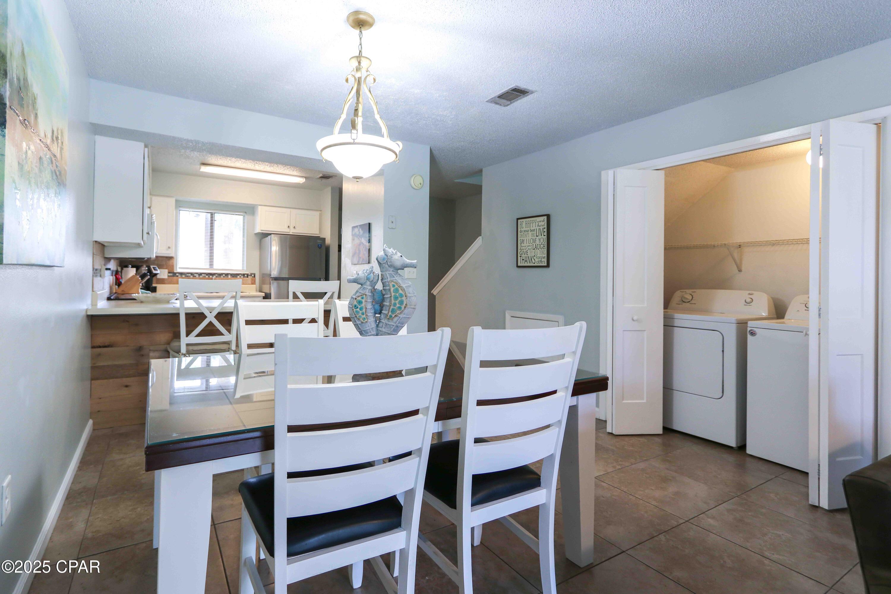 St1xdg99rromdzty9fn4b6l_udfpwiysnatz79jgnwi