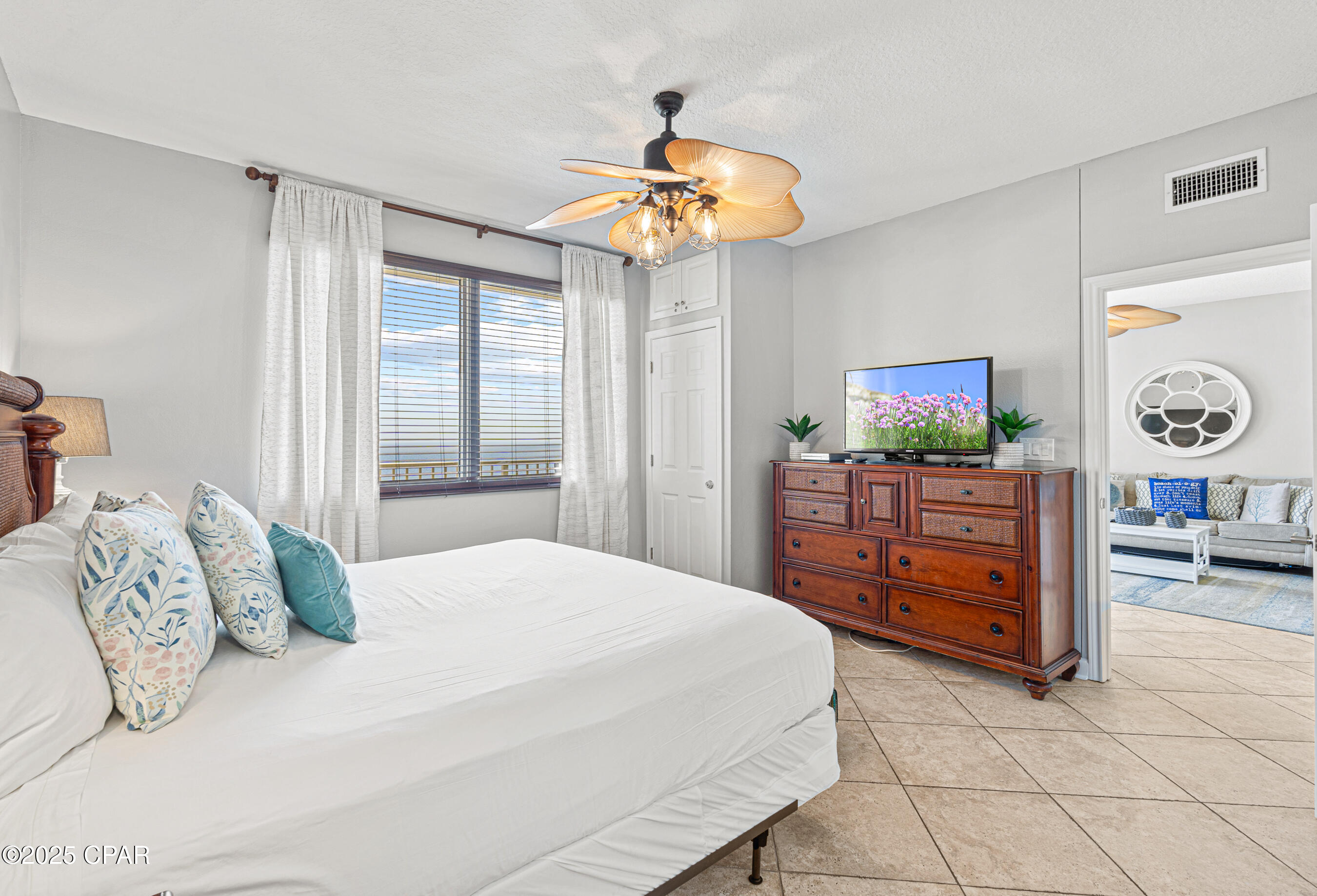 Fl6xiwrfvpmzjazixef6bcohsemy5qbtmnvcg904y_q