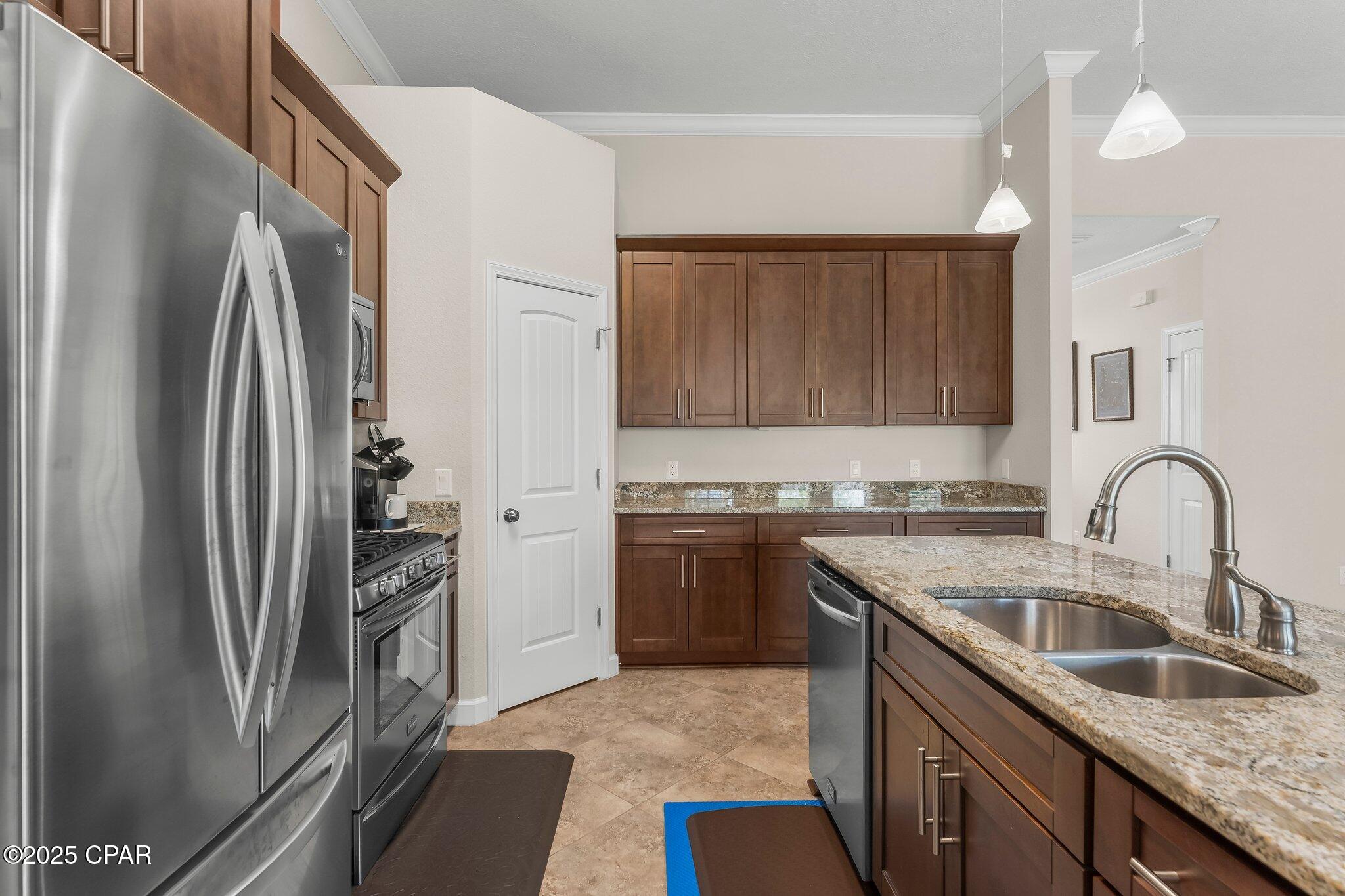  Zrll42emgrjur4iao_aq5gcddaelys6nsfw4wdriny