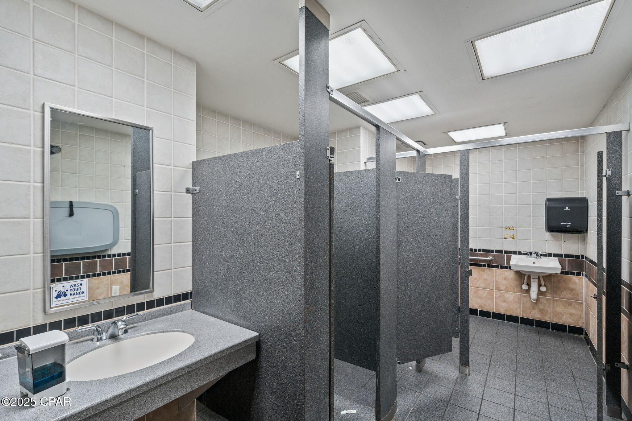 Image 11 For 10071 Hutchison Boulevard