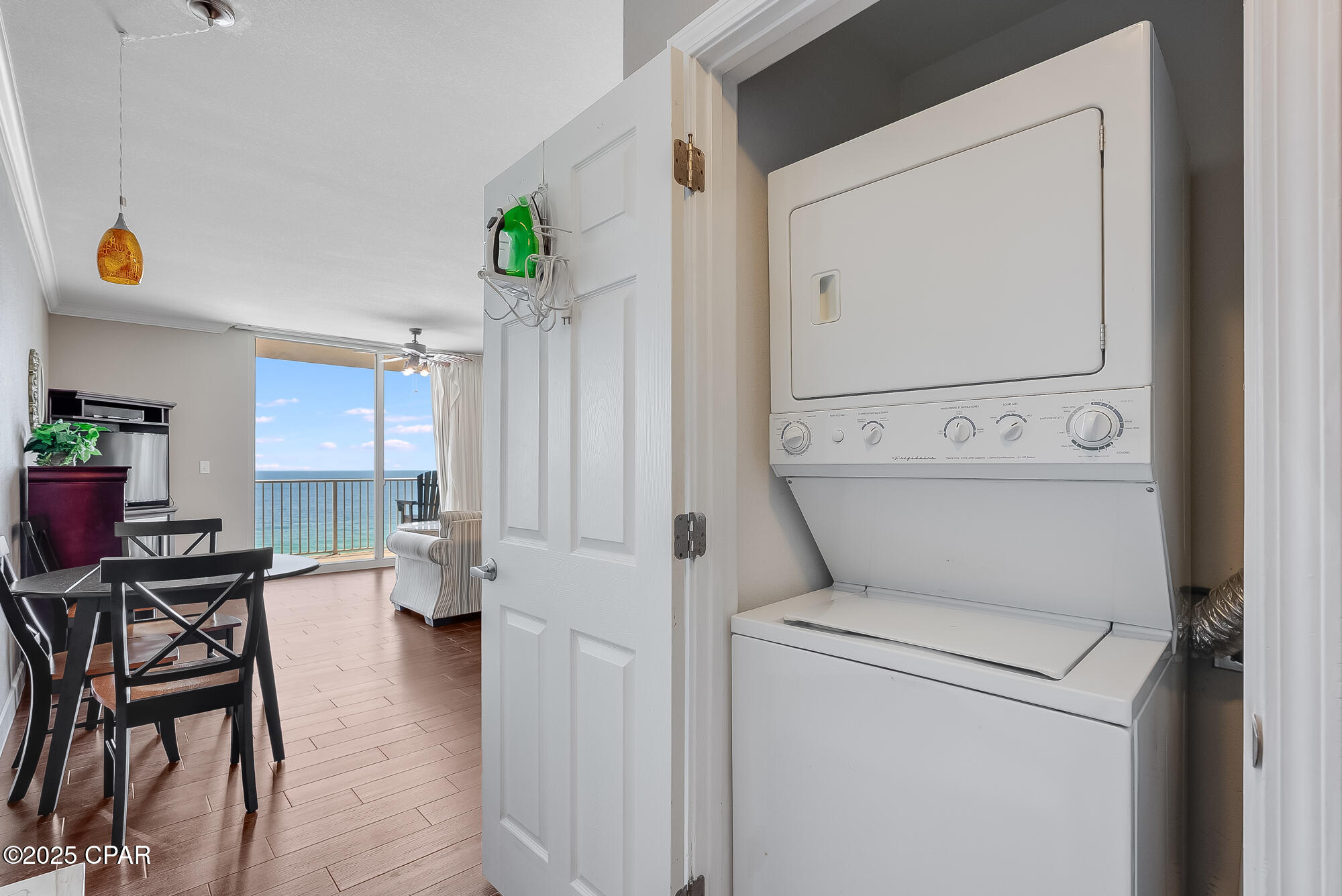 Tbsqos7wze3vfilooqjkvg_8yoqaz_zh42ryksn4rhw