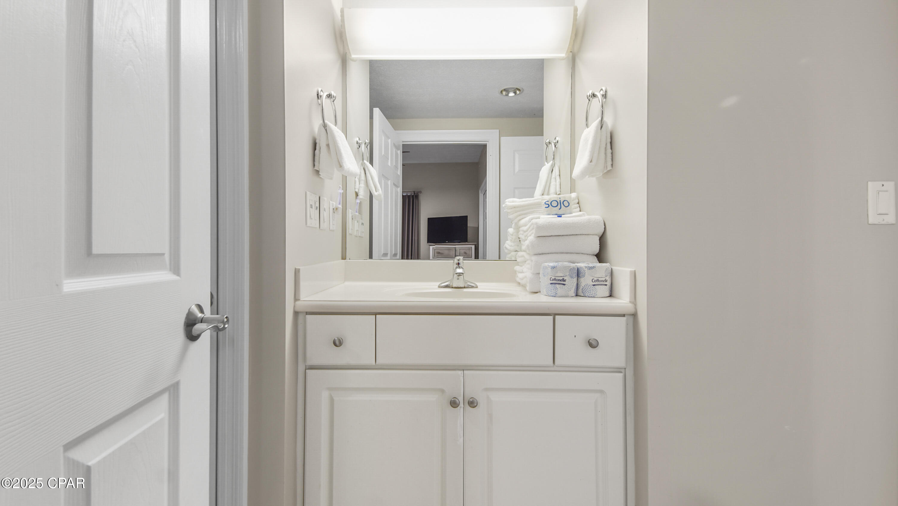 Clfhm_ia6x43jwothnaqu5jefqev2_7f0yob5wdqflw