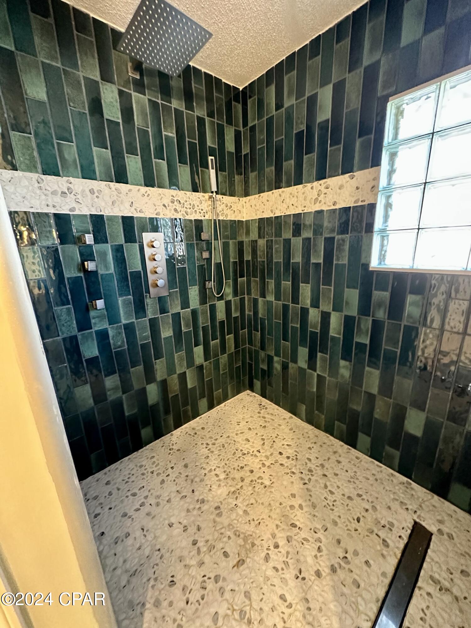 Exzyikqxyhpvcuifrnxkw7ys_uq0xdbgdioeg4pqrj8