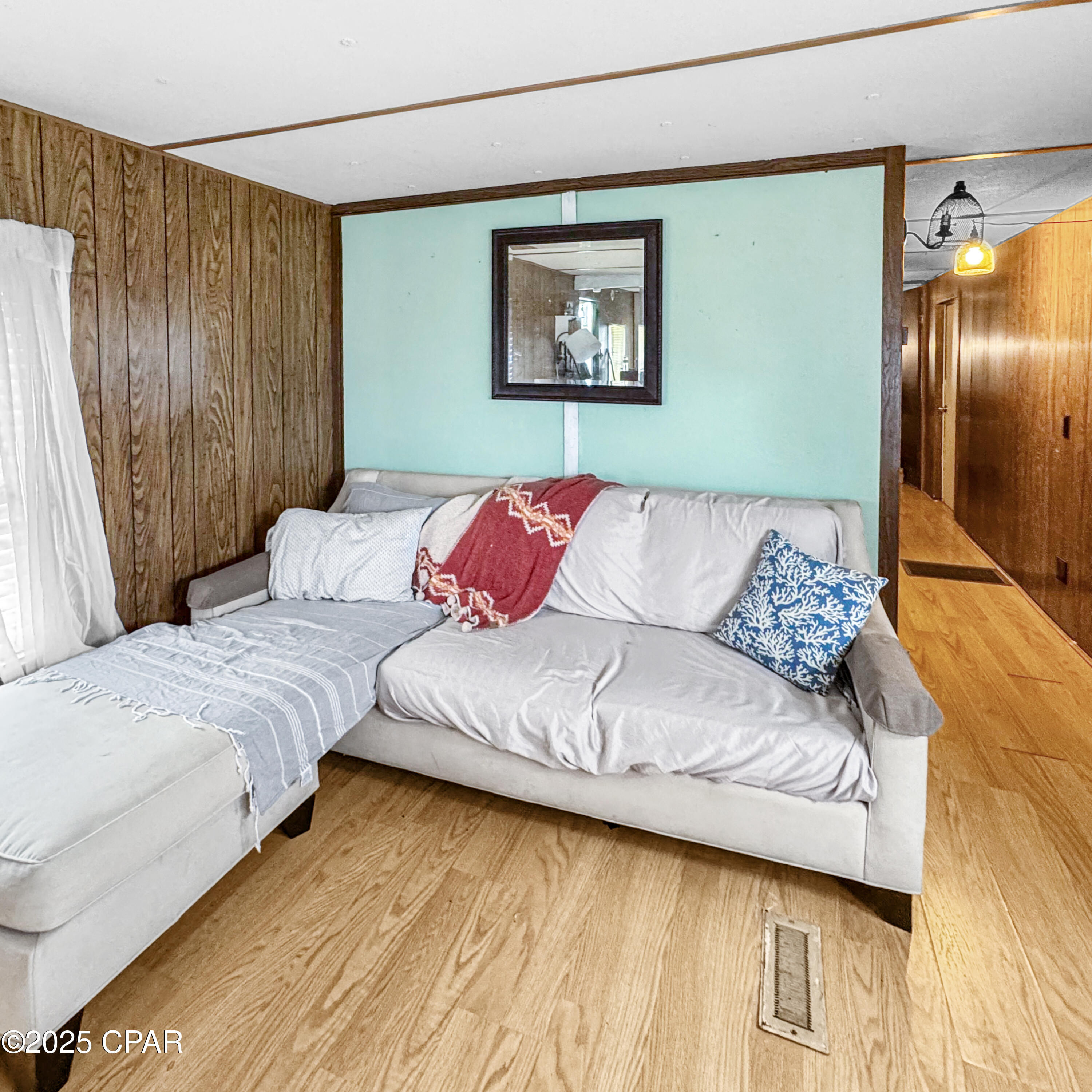 B Hhgvktnr746beskplip4plhlxjrygdglhuu Gwwqq