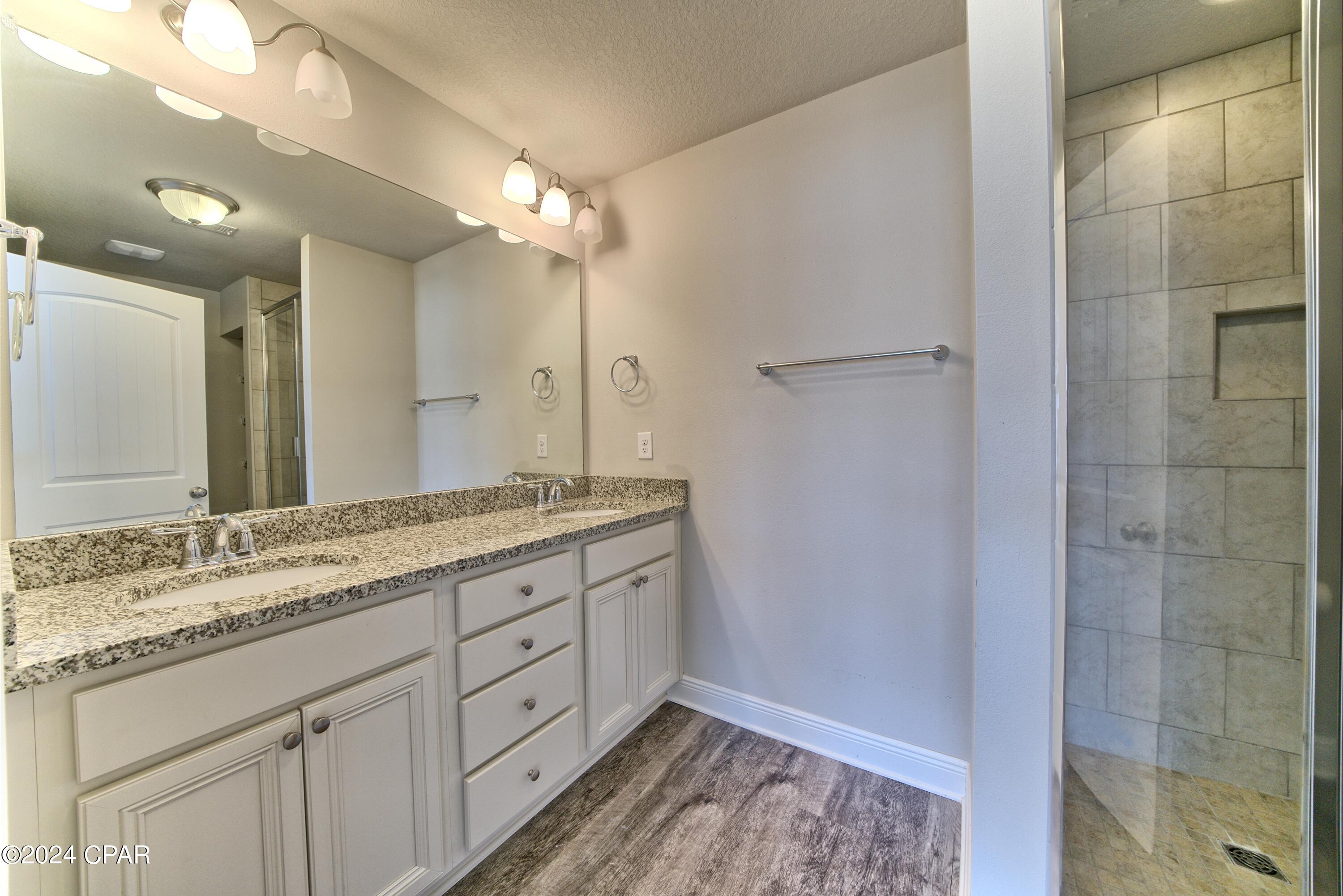 At1l931b_qvhm9jhy7 60srvgbm6xq9hzg4o0k2i6 Y