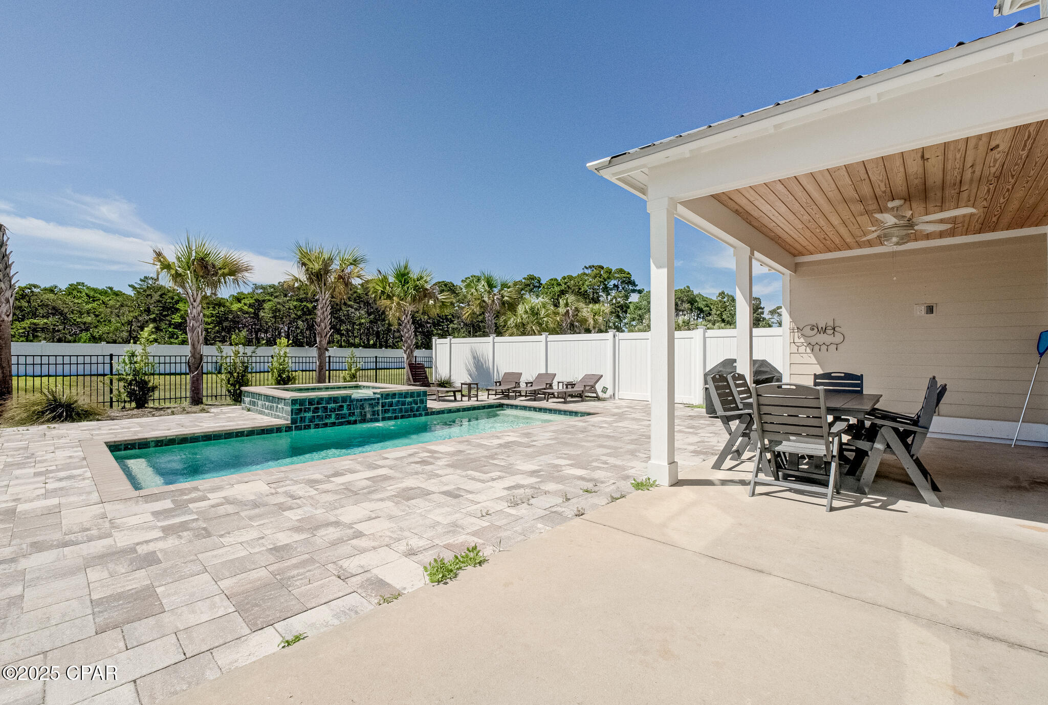 9ozr_tbbjm7r2igrhmdup V0f0nh9_keay4qamoo6m4