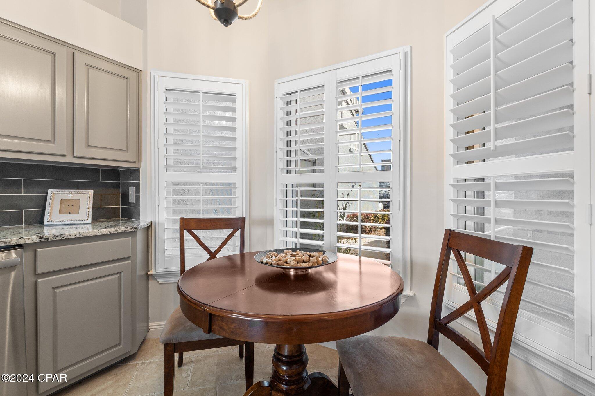 Aii_o_pulzz5vzlax1pmikgwvwuryyyxo Djjpoqvlo