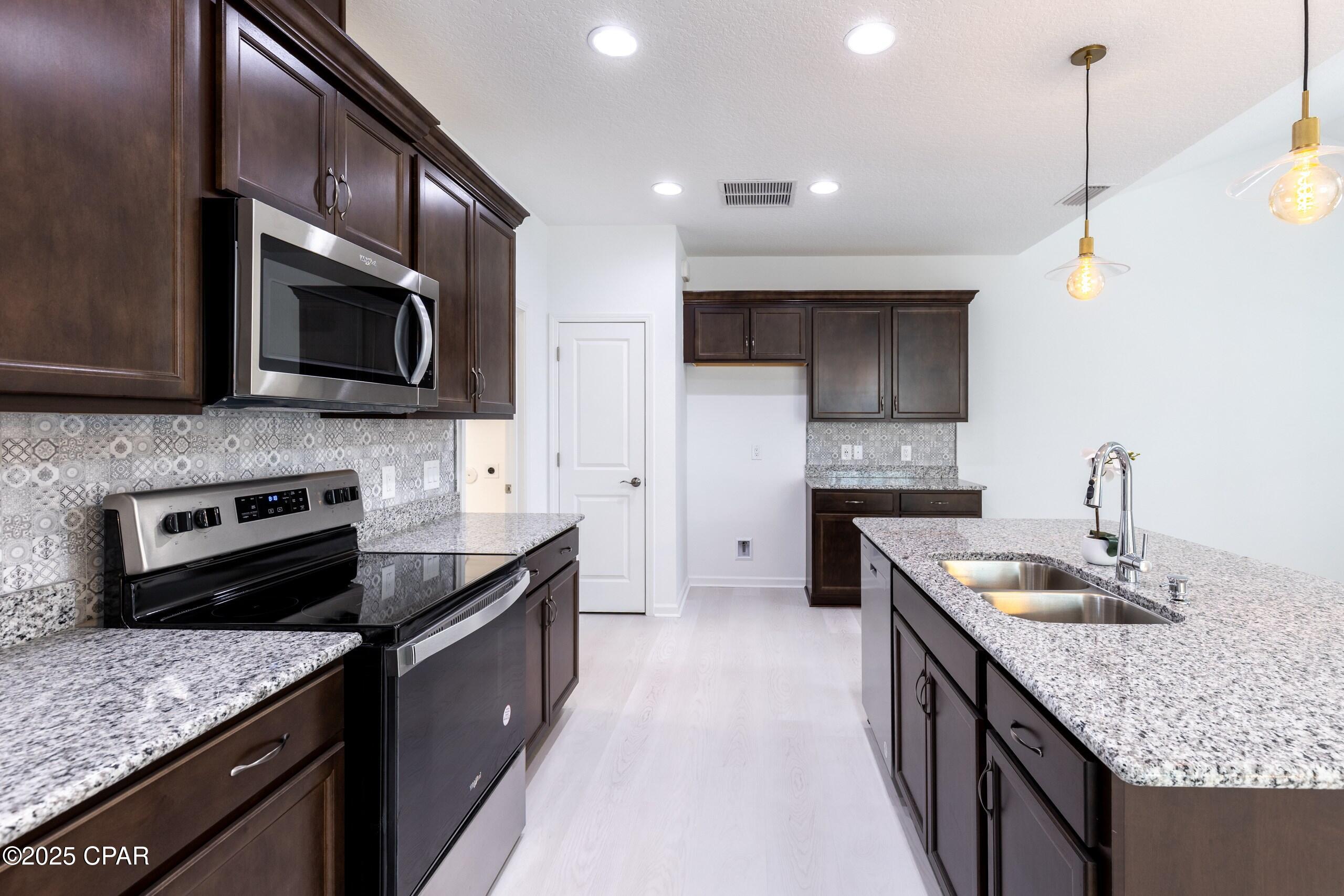 Zhcxqm9nsjiw4c3hfqidcfnzckyj9hb1nladrwuyi1q