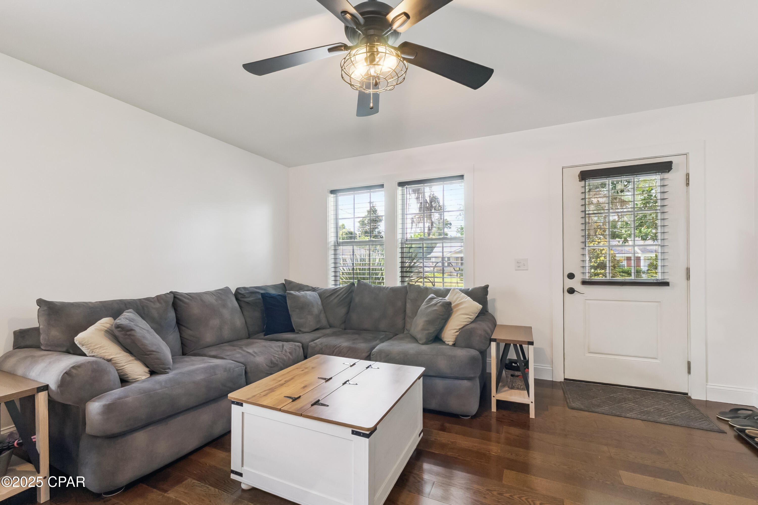 Dq4g1nsuqm5_e6taks7igv3d9qcfmjrmesj0ujx_28c