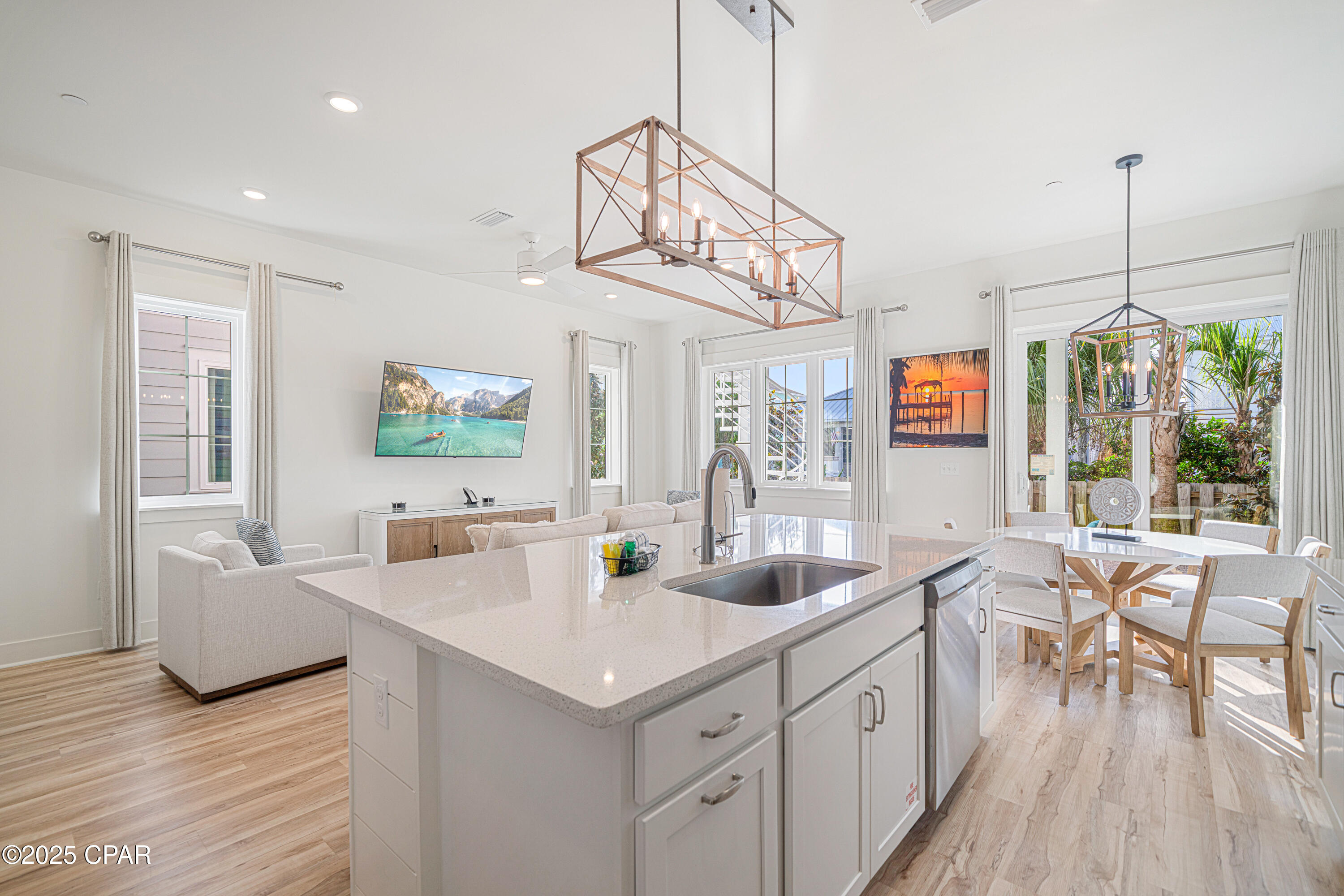 Rqx8pqv2rvzjoka_llh24duqt03lrv_imhhjlconhhs