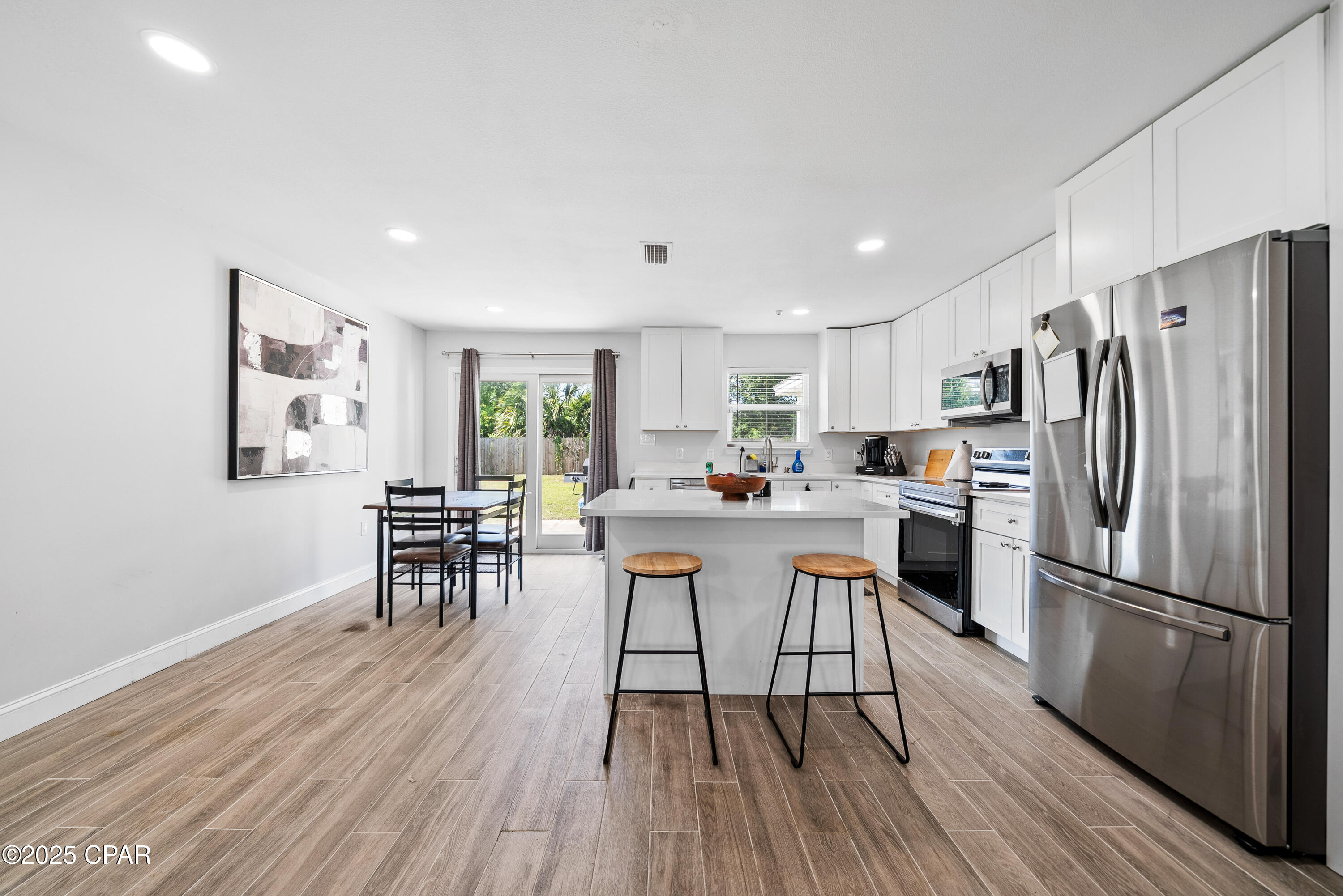 Azemfi9 1s0wjeyyjhncel_cl0j40k9lz9ofluvqqbs