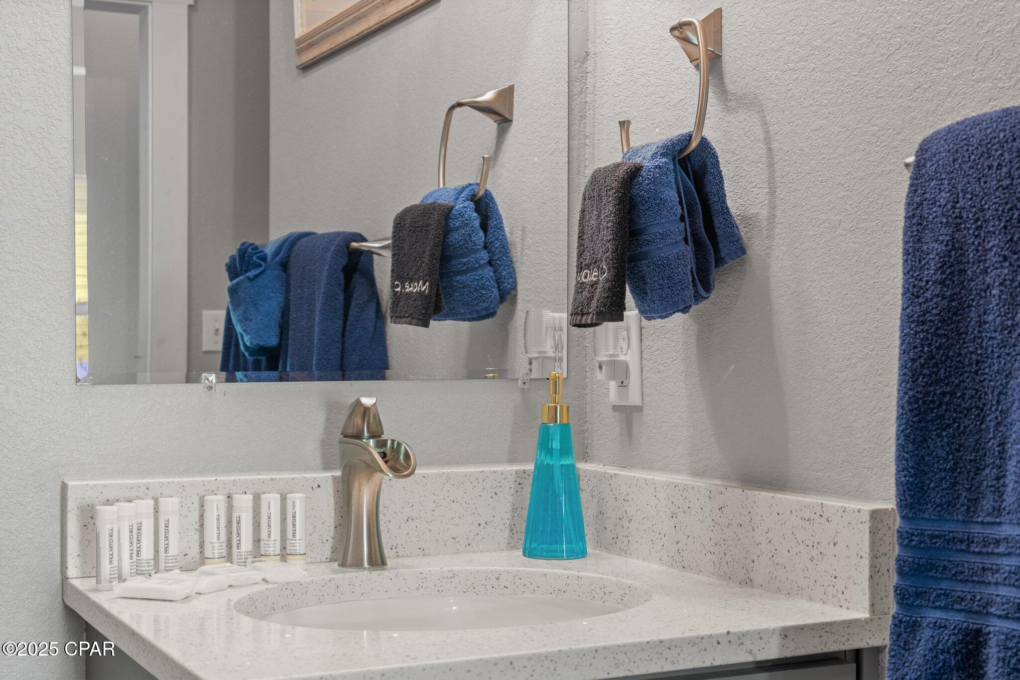 Hjj_bk7bc03ibzgxvr0_jk5lmzyxwtu6d72rntt1cva