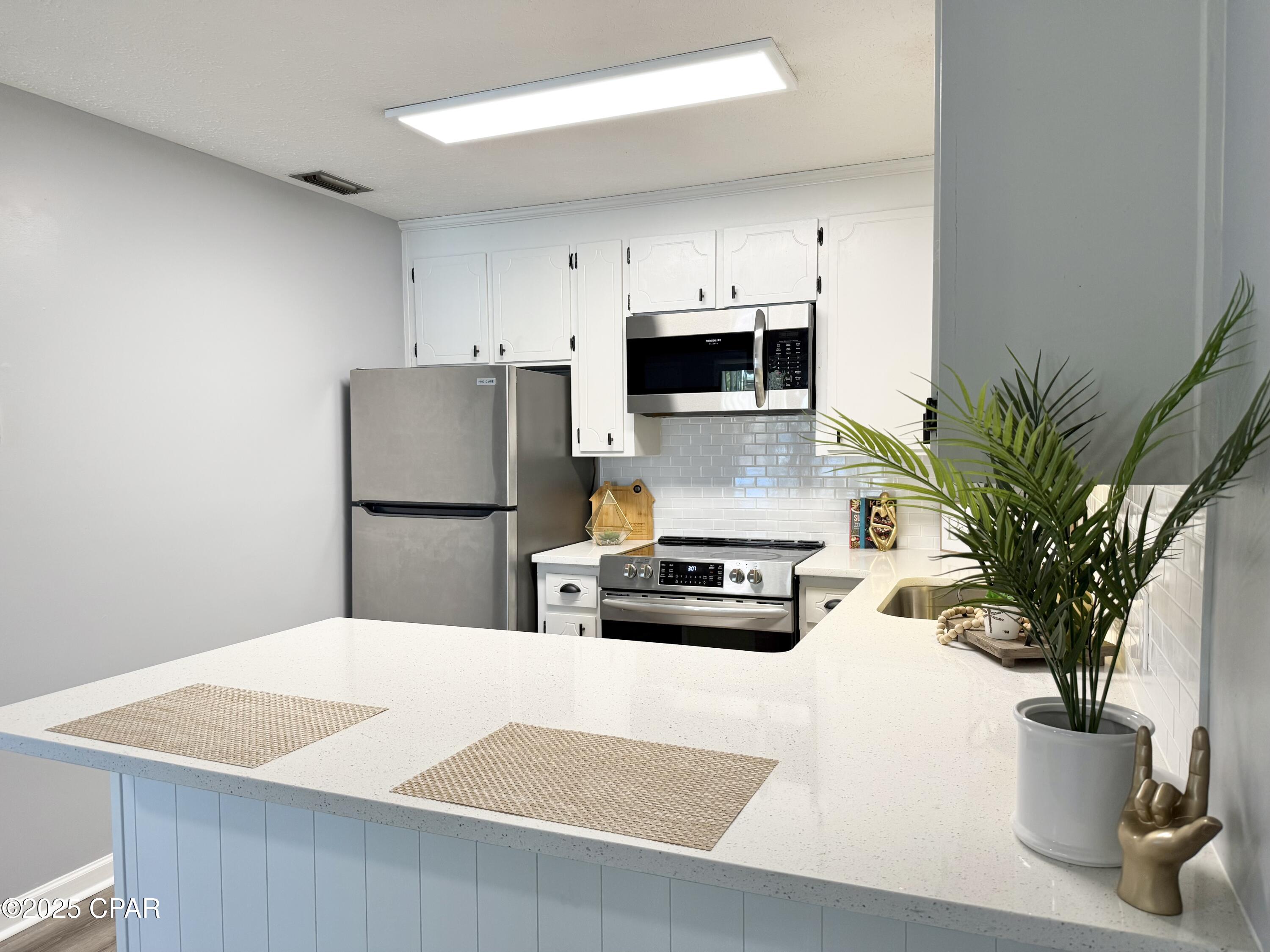 Image 10 For 17462 Front Beach Road 44h