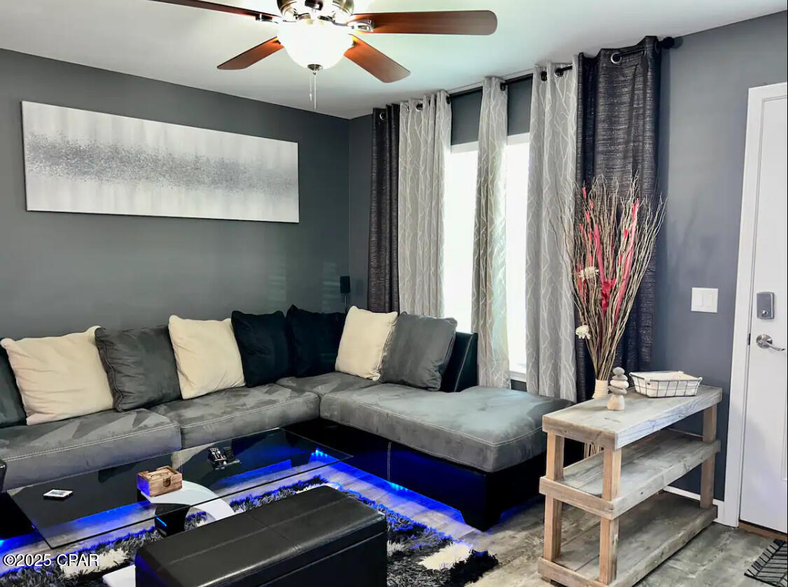 4ozyu7trolwq9nuejfzpz_fz4575zrojrbvwhyx7_as