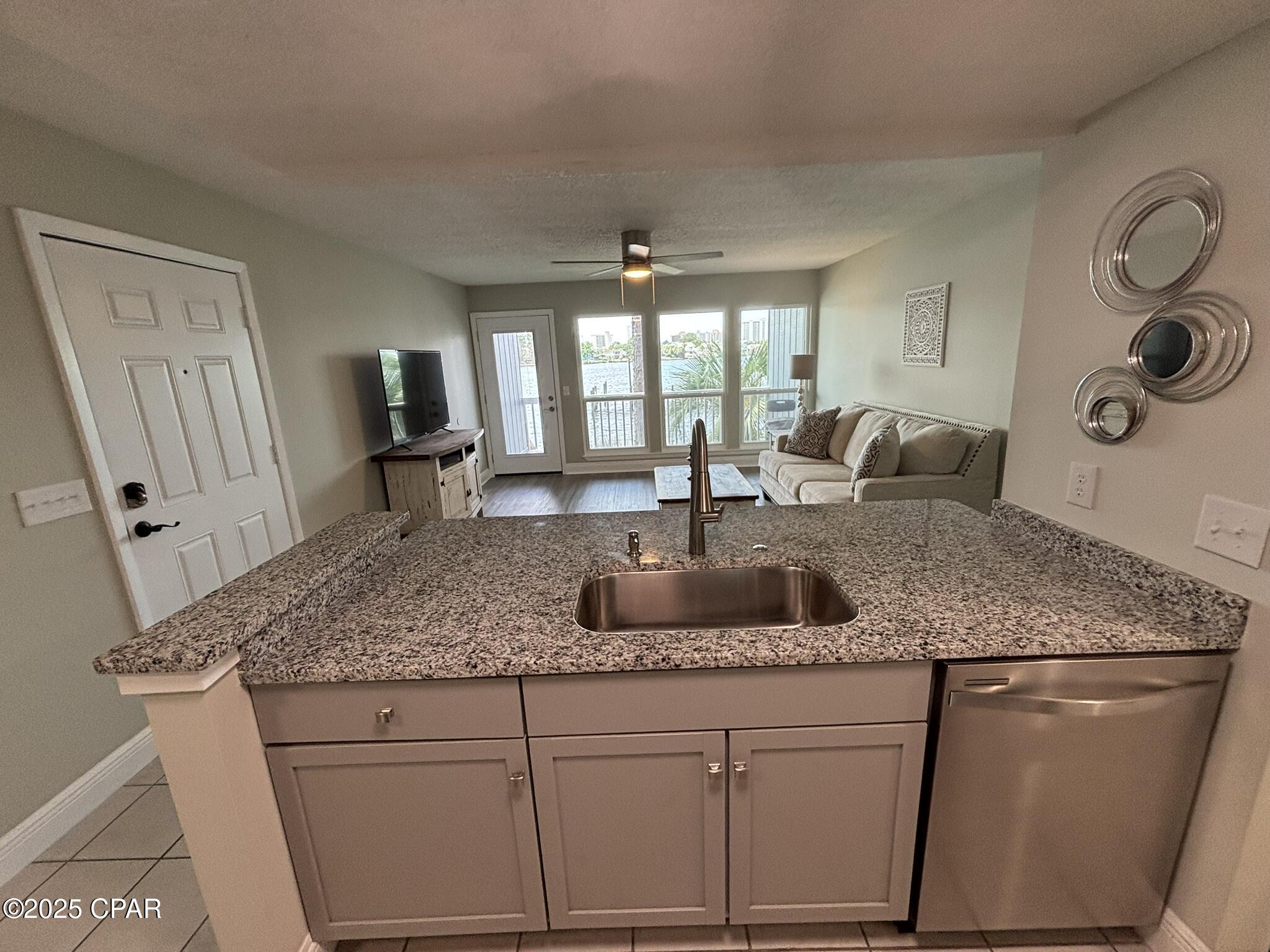 H7lwj4pvx 1dobqdv5s31dw3zc006ckmotvitoac_2q