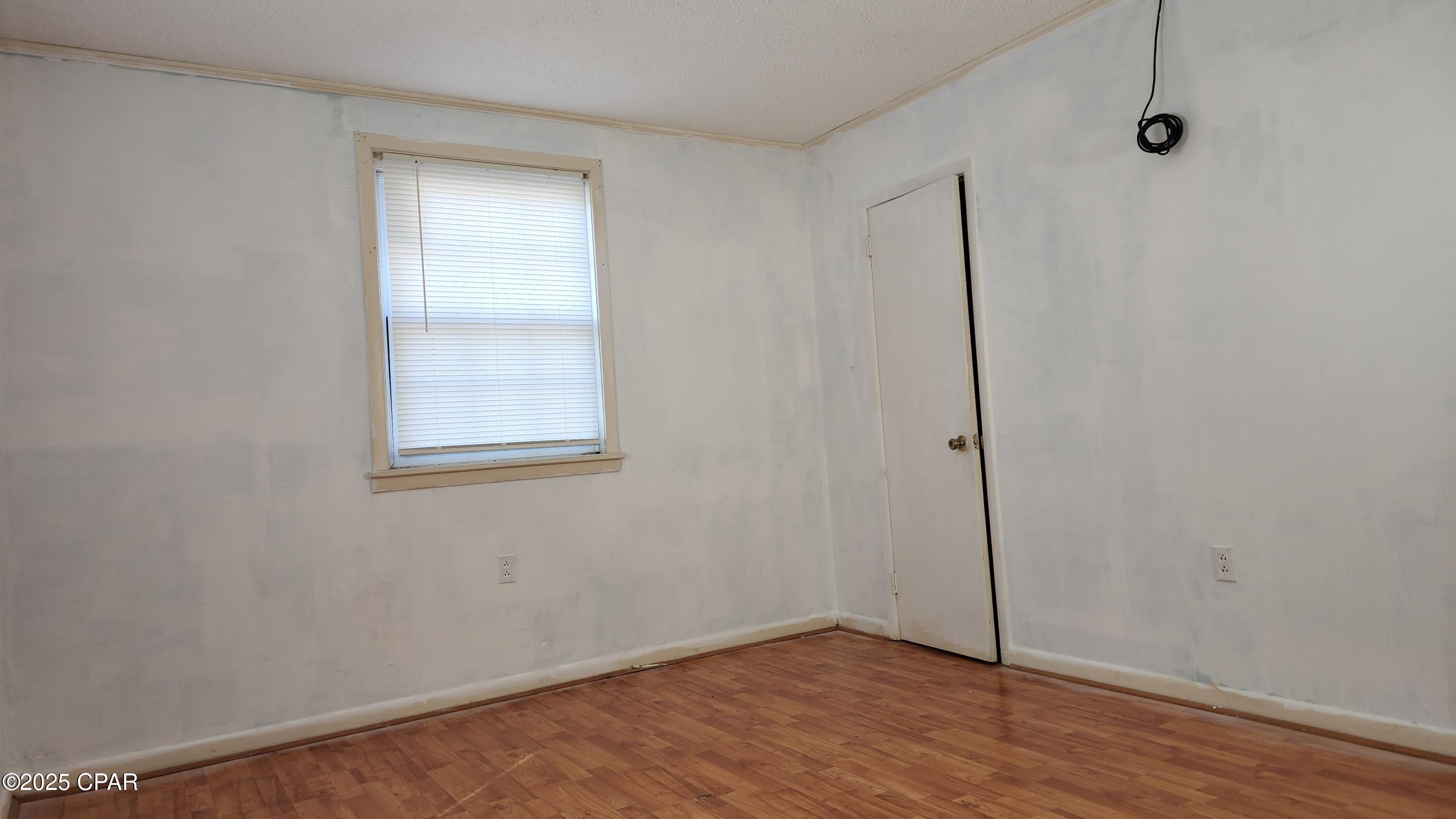 Jvbukjsgrey_s_gpimam8aayjq7xsaygc5odn0_adwe