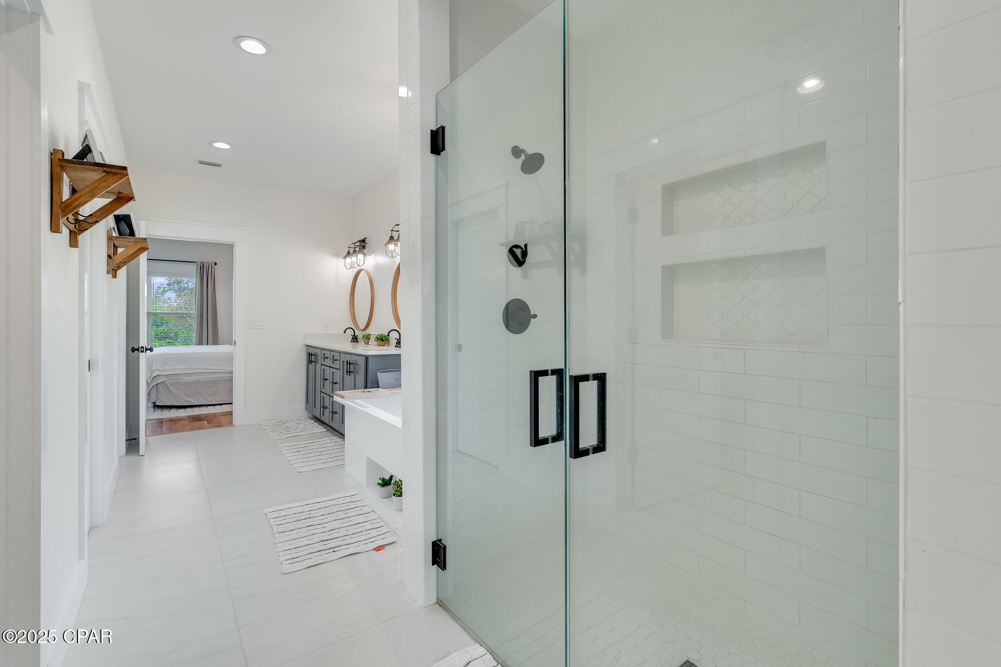 Qb6qgmaiyga2ribj7utudvtyz4q9ofw_6hcv_iaq Cy