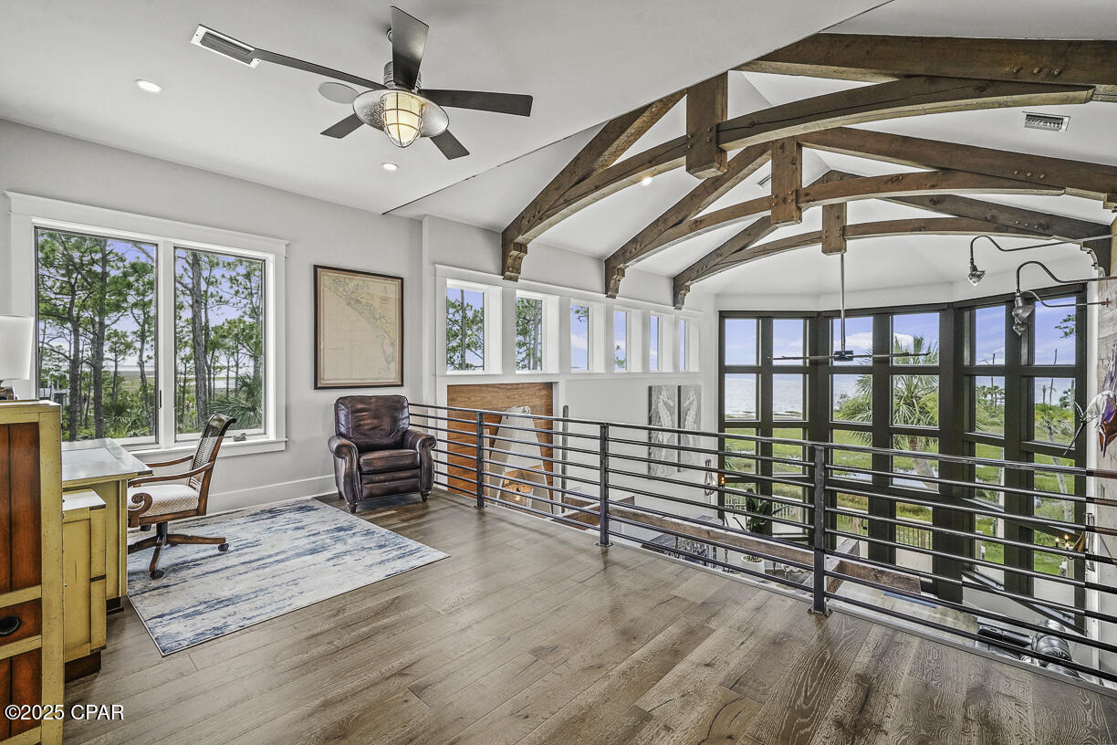 C Hnara_xkn6lt10l6r7jv7bszbyv5uckrymlegar_e