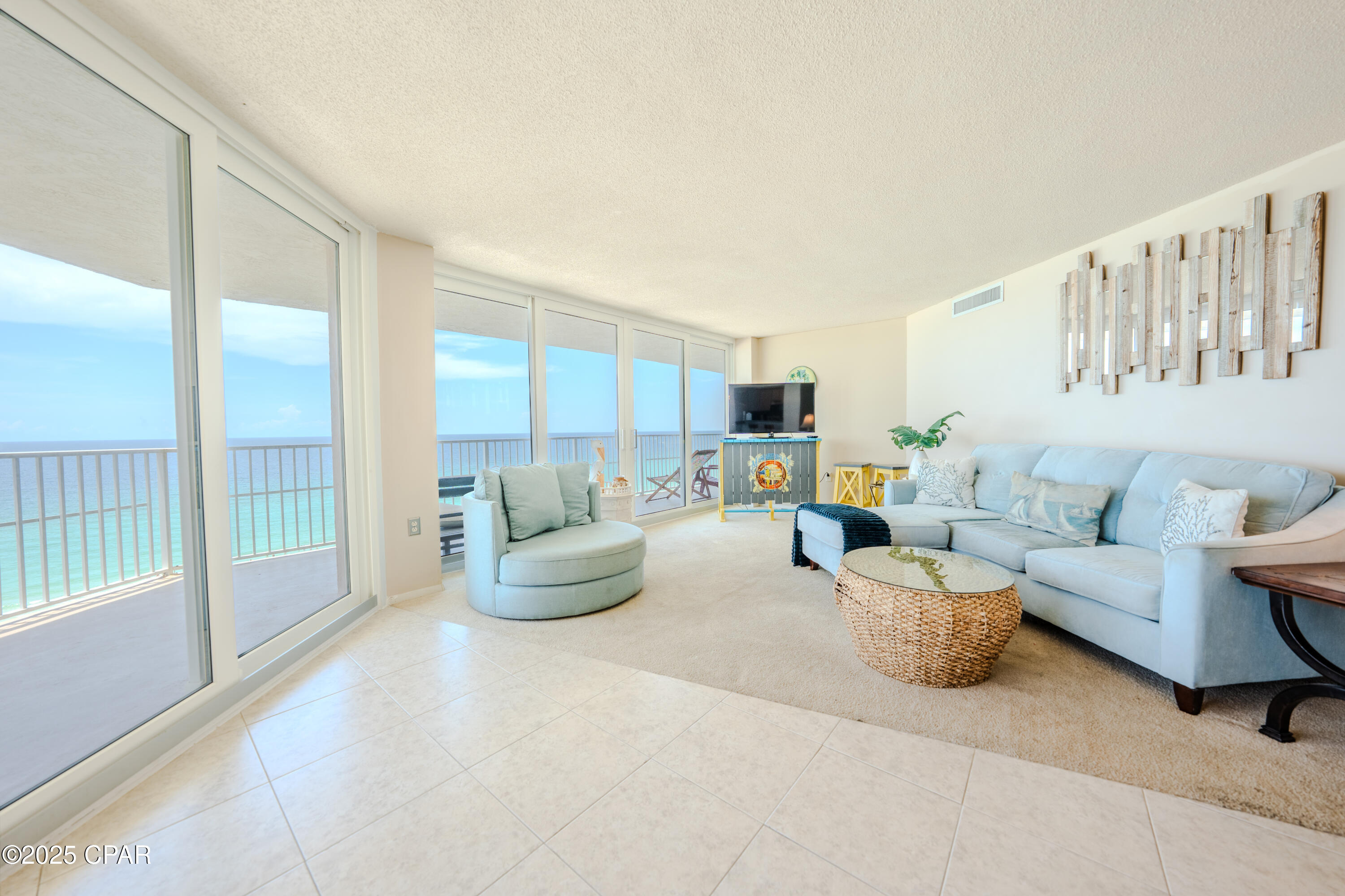 Image 4 For 7205 Thomas Drive  1206 E