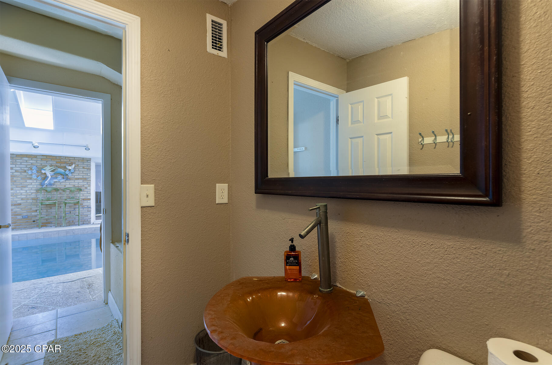 J4rxy5mh2euirze_bek7ah9kpv1d 9cphyqmnuogef8