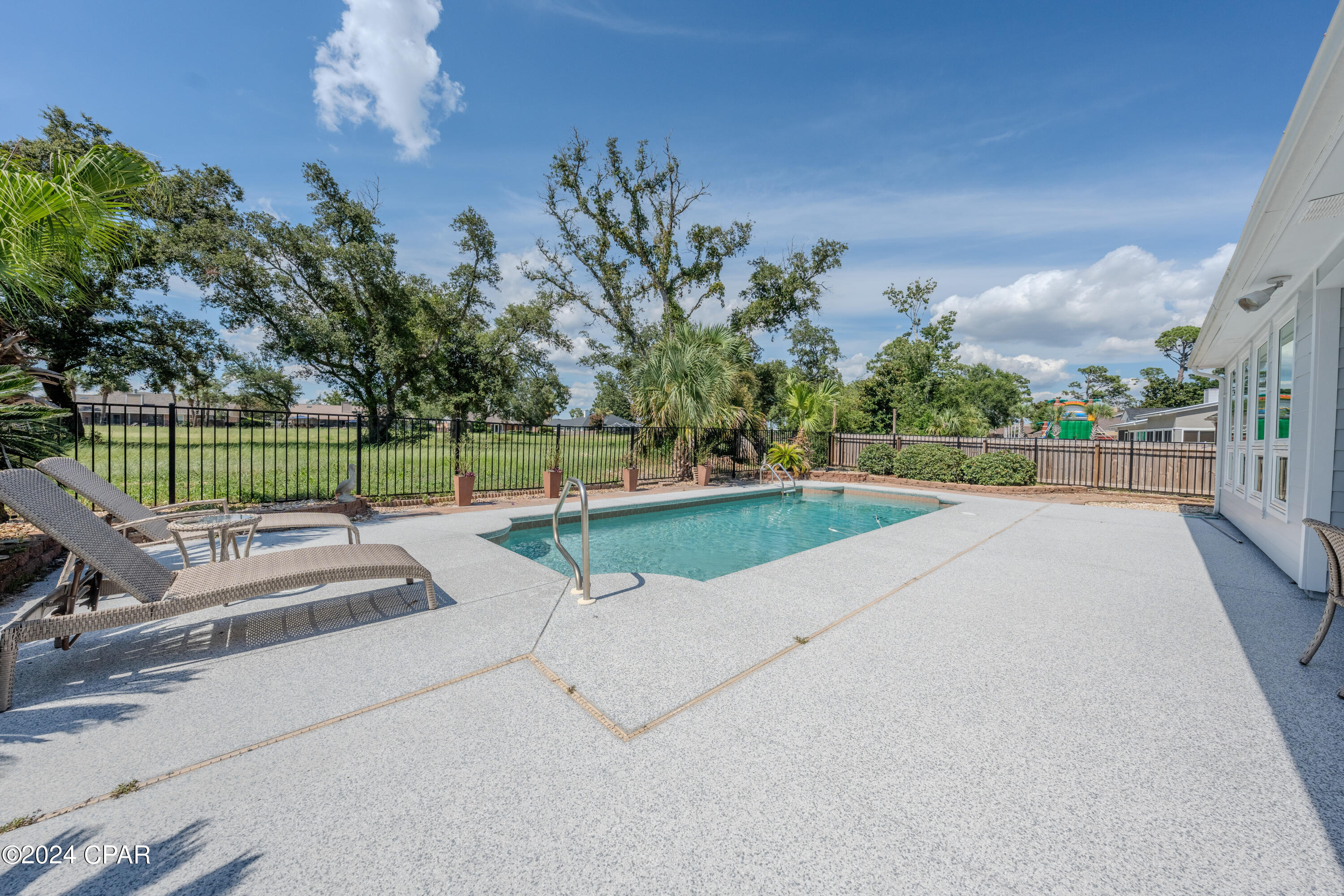 T Fp8r6mrpkejqpk5cug13w1oou4qxr4ukgsnmmfs G