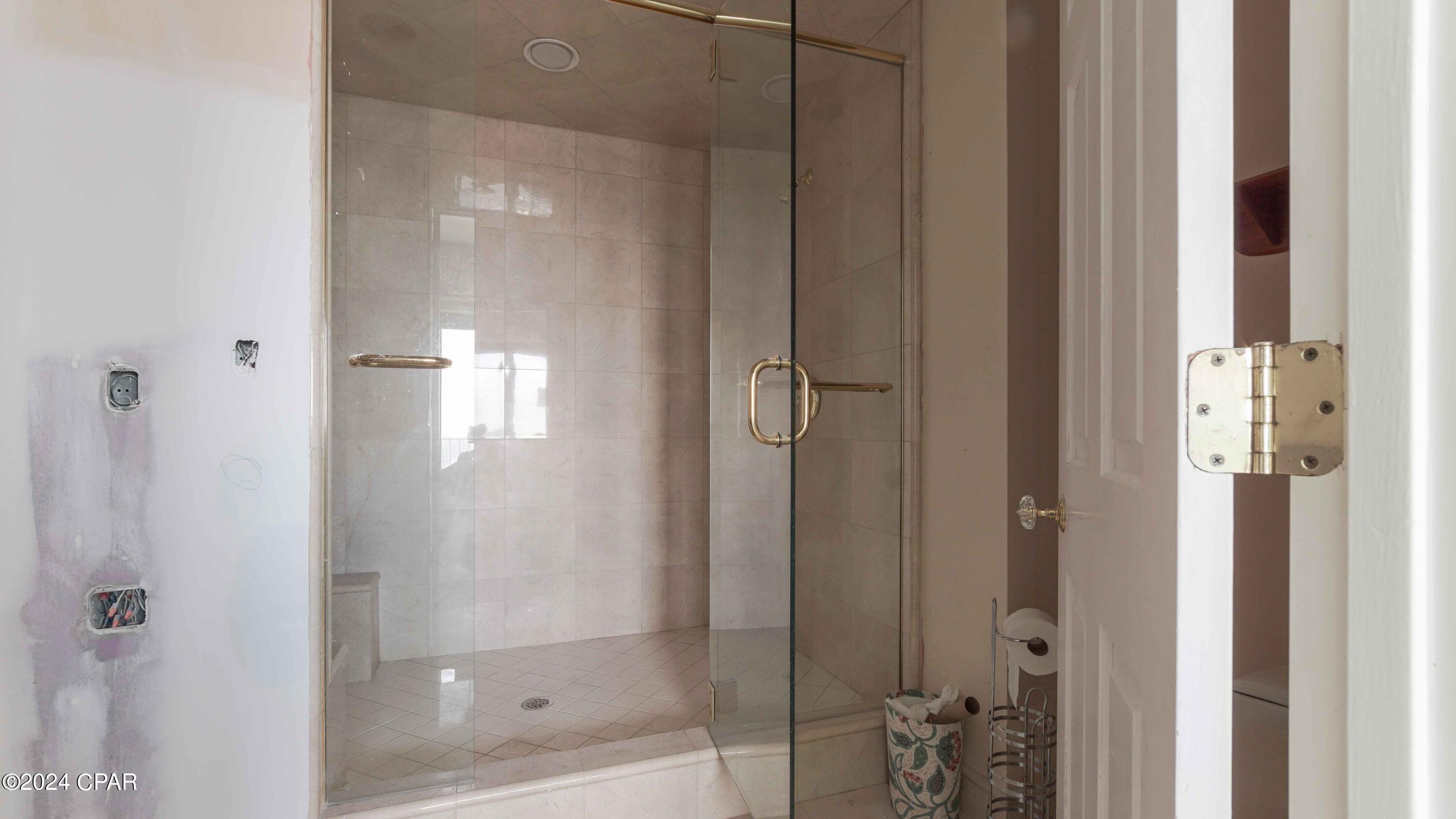 M_1 T0oczqtvkgr8iyiiuiib5_pg2t17ufs5oos_6ge