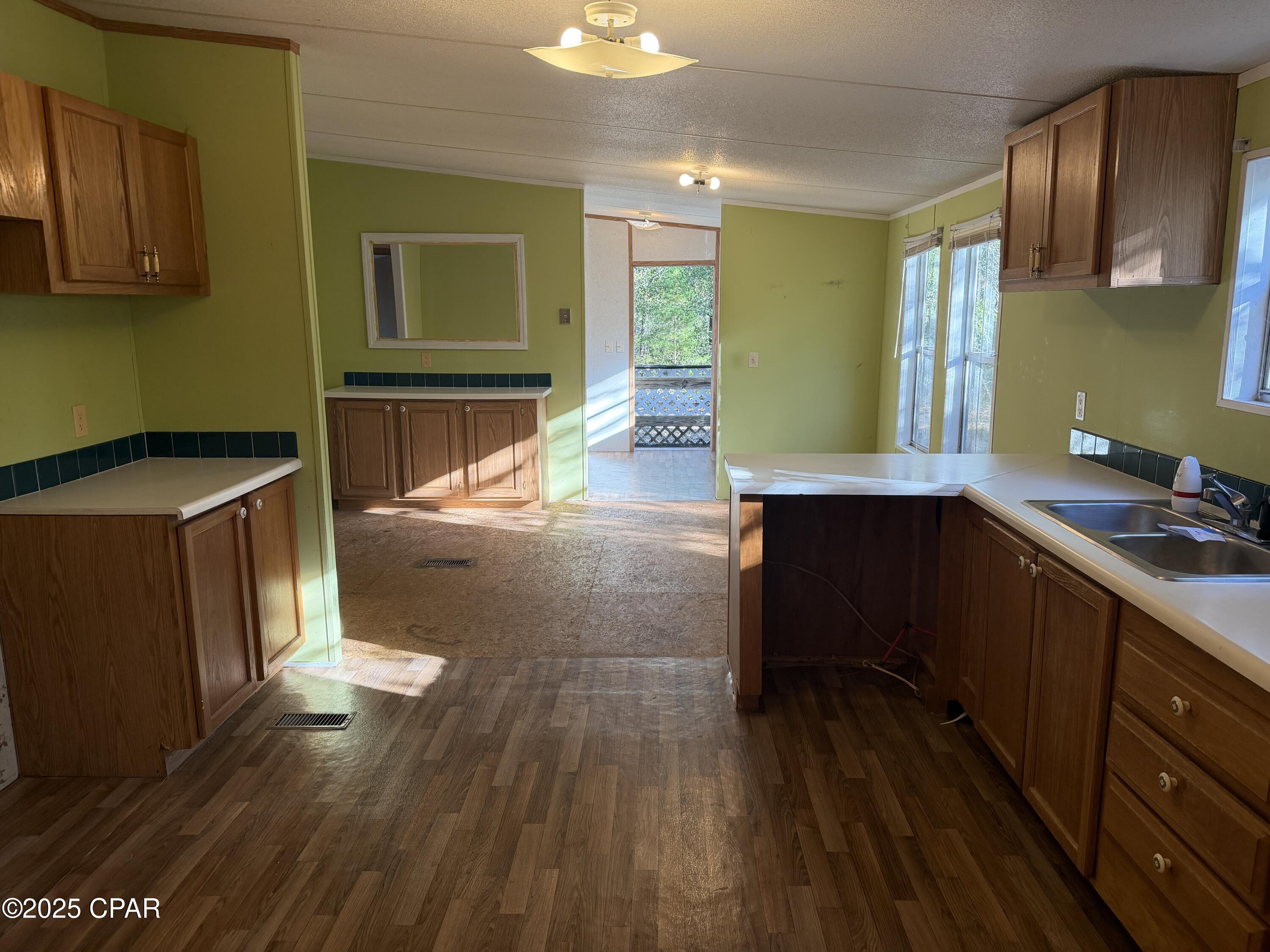 Jr_p2aqeqn2x4cybxd2lazfqrahwimvcx02uid5ngba