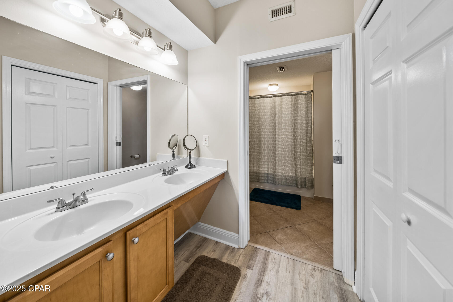 Image 16 For 2400 Grandiflora Boulevard E407