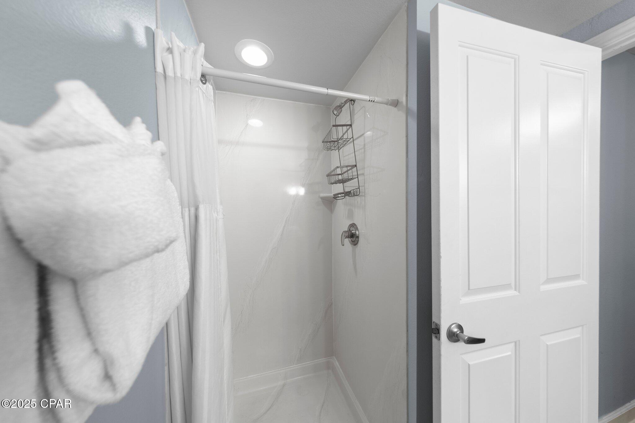 Image 16 For 9900 Thomas Drive 2009