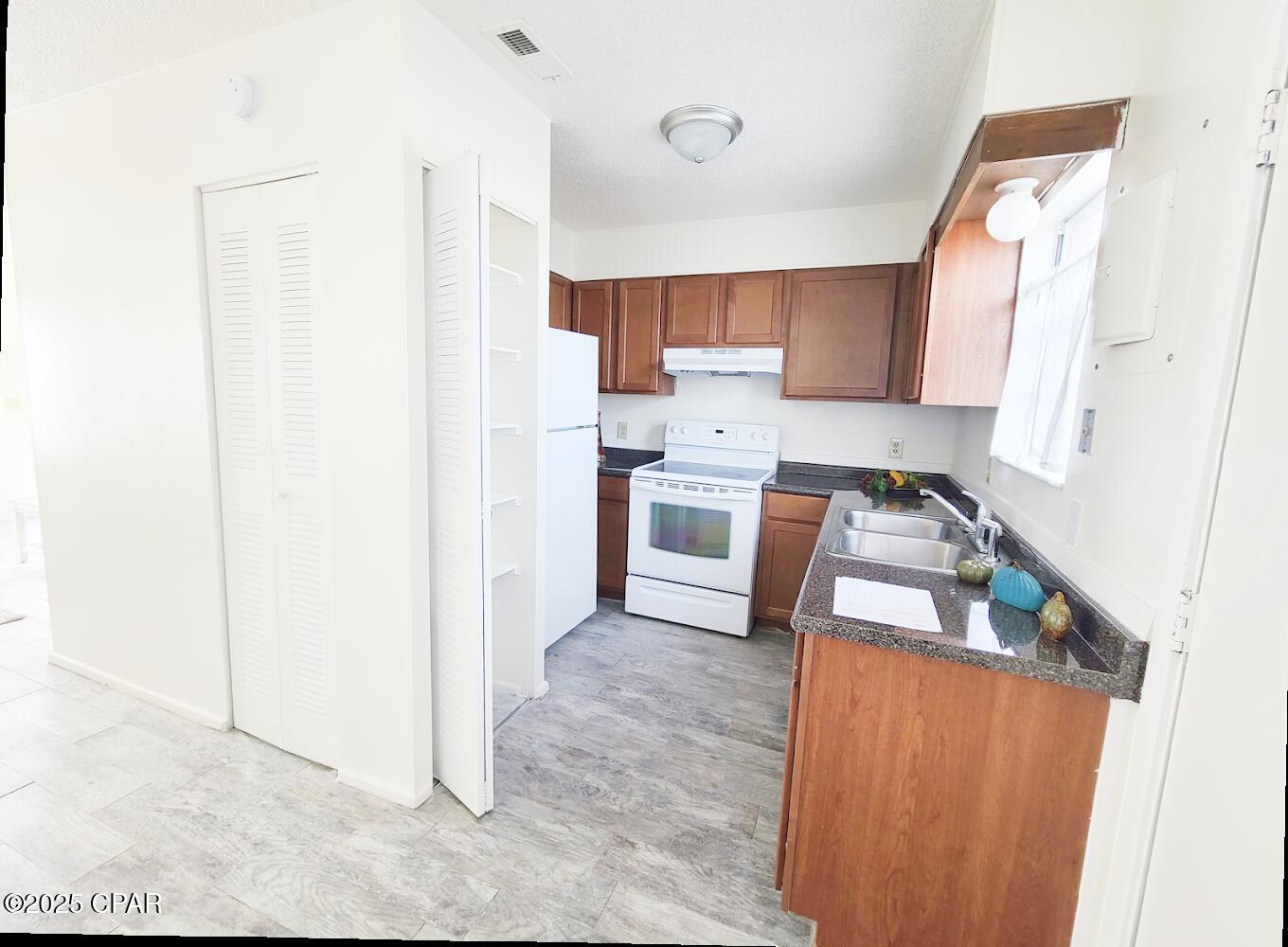 Y08phwebn2vjfcxntsxwomiysl08bxjjz5lr2zfgqxq