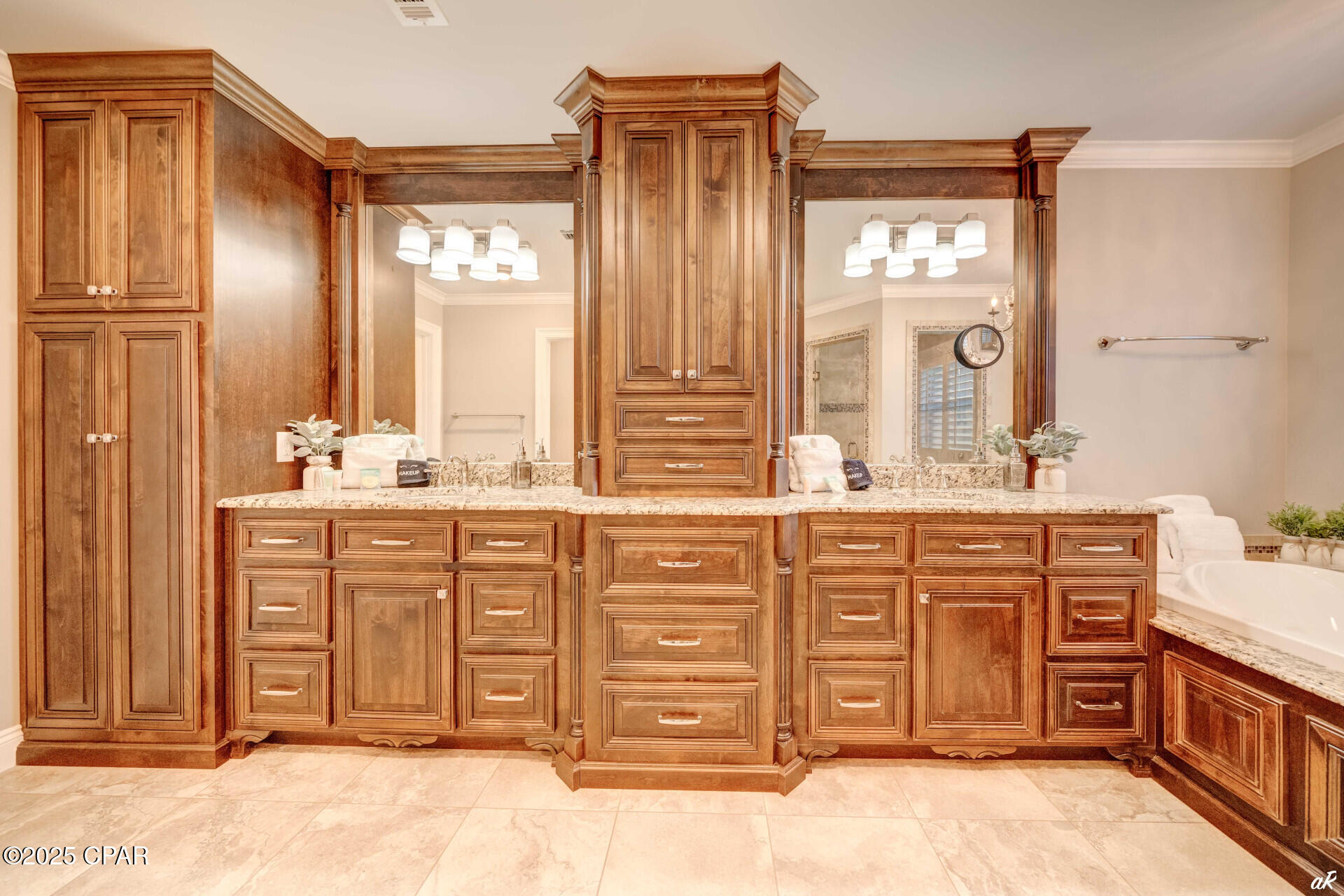 6ro6bsxgvl1ab5umwog7tmcfqsnsmyvfsgqzz6hr_em