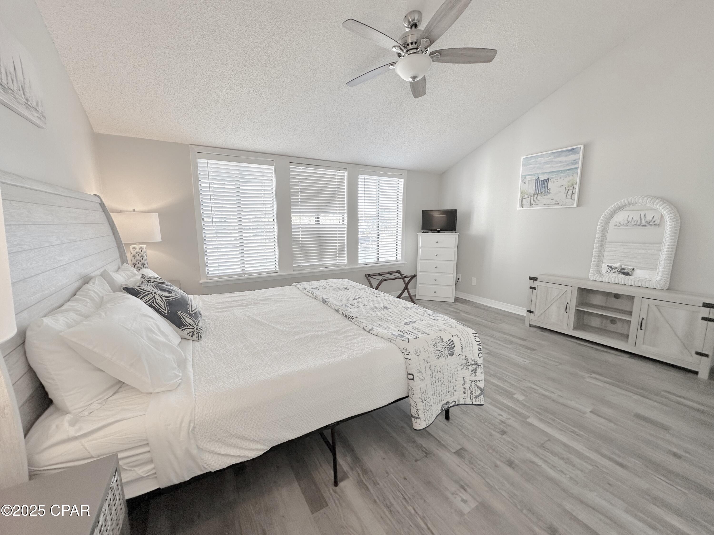 Image 33 For 8730 Thomas Drive 213