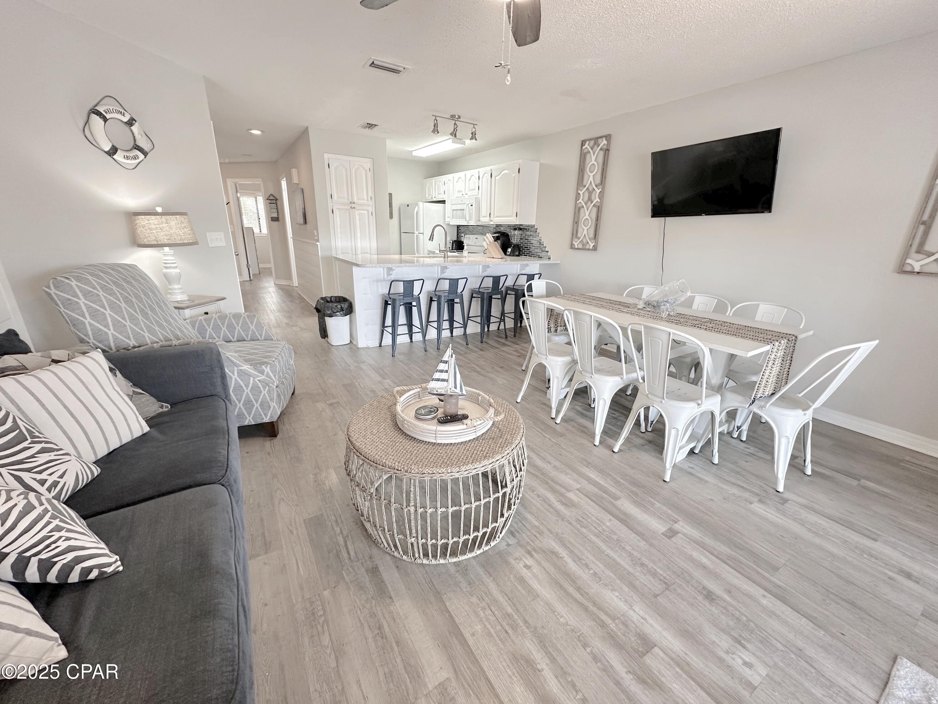 Image 8 For 8730 Thomas Drive 213