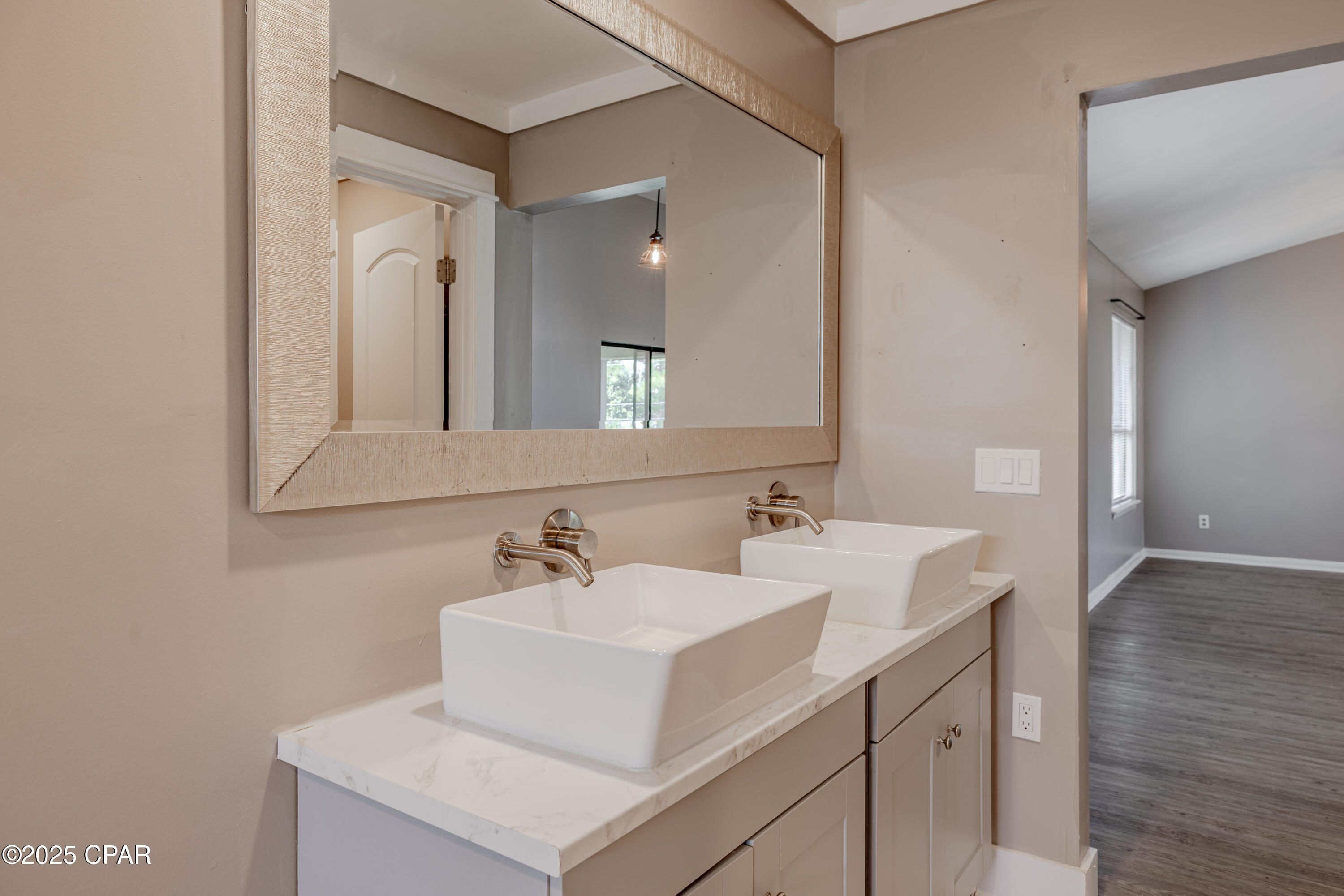 Ajq7yu4eo8q5d73jebdkbcqznnoclazgdarp9xadybq