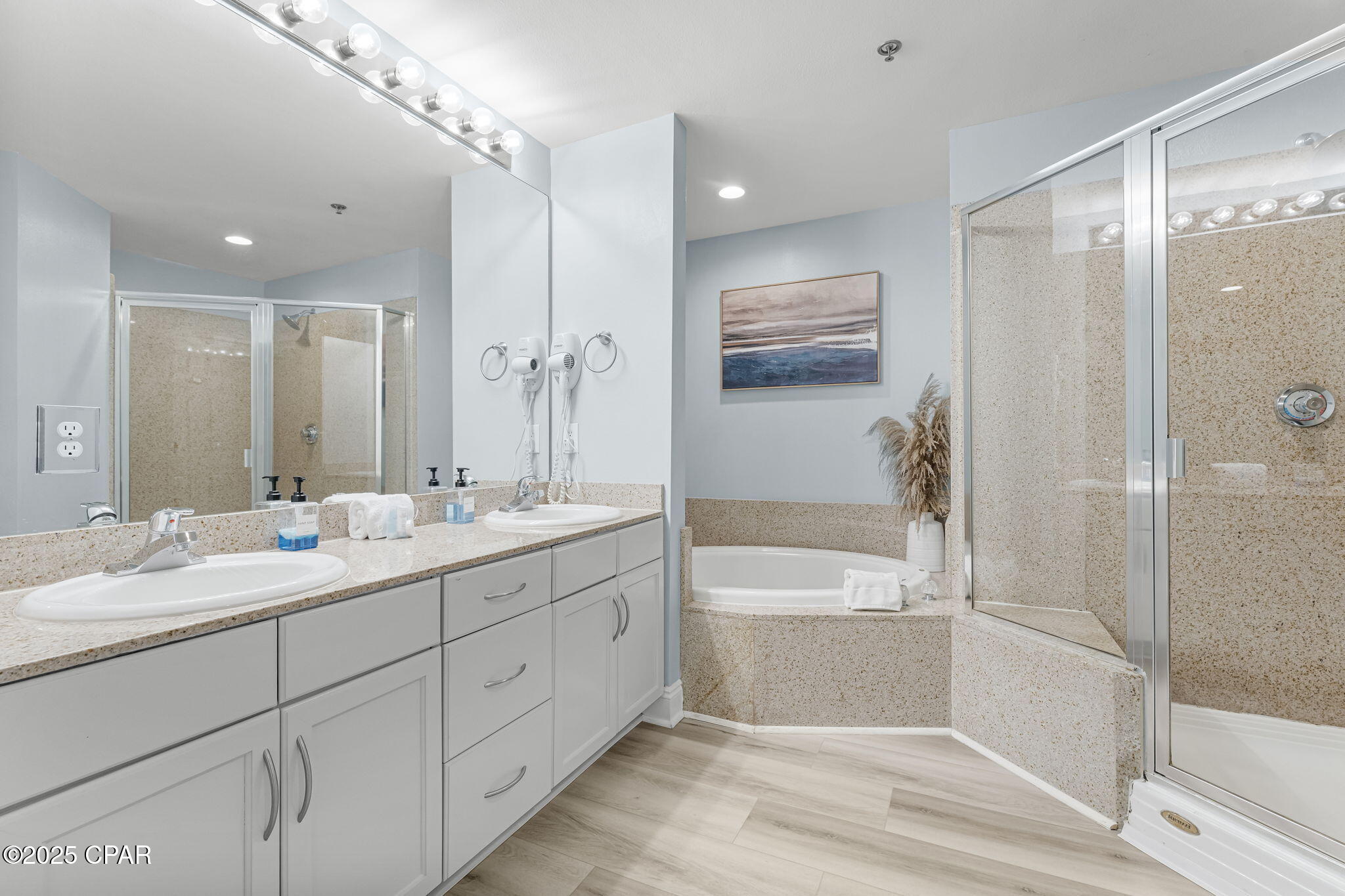 Sribtjyf10gkl4q8mvwf  H758wyezc8otyens3a6 4