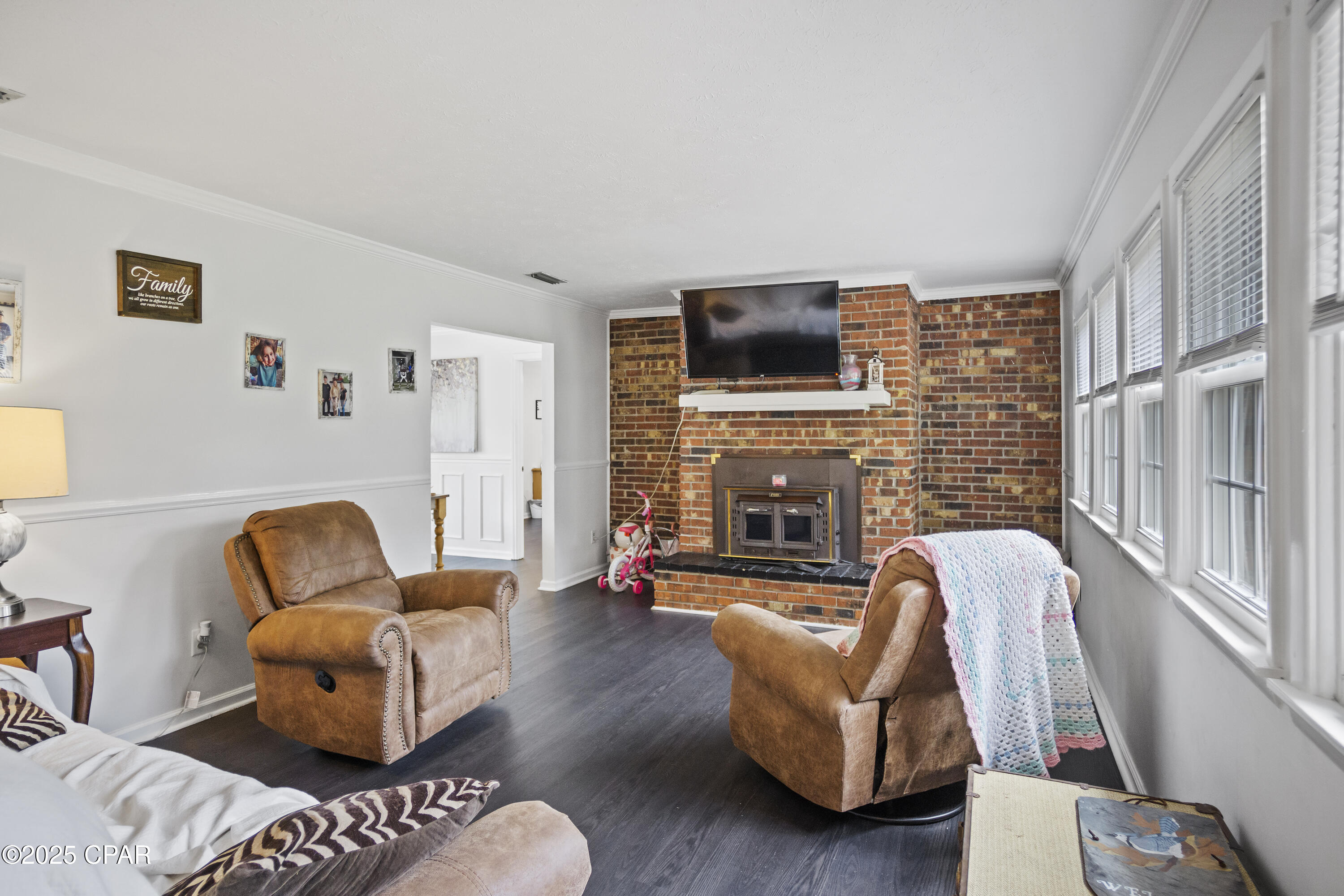 Image 12 For 2025 Shady Oaks Drive